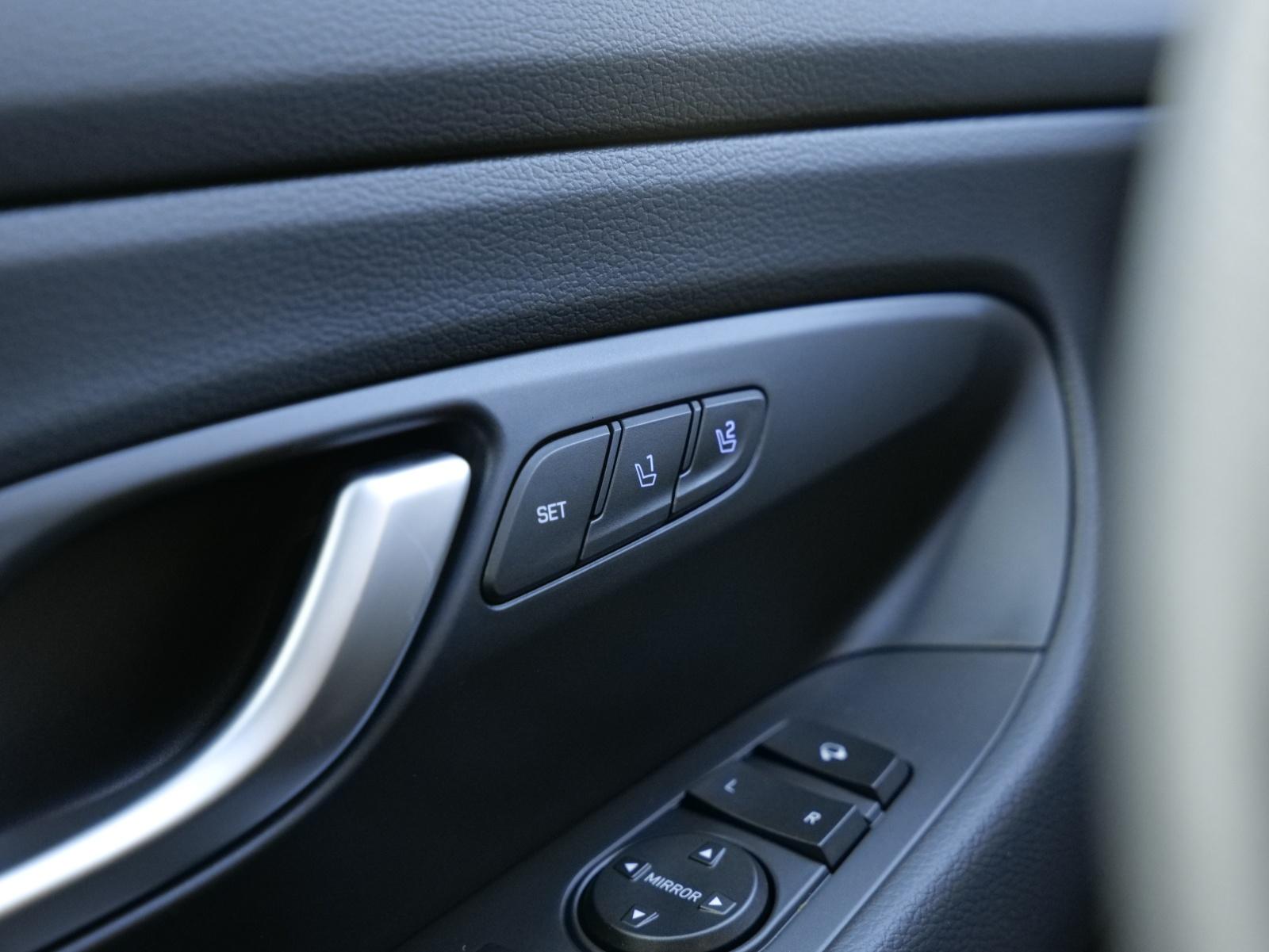 HYUNDAI i30 1.5 T-GDi N-Line-image-9