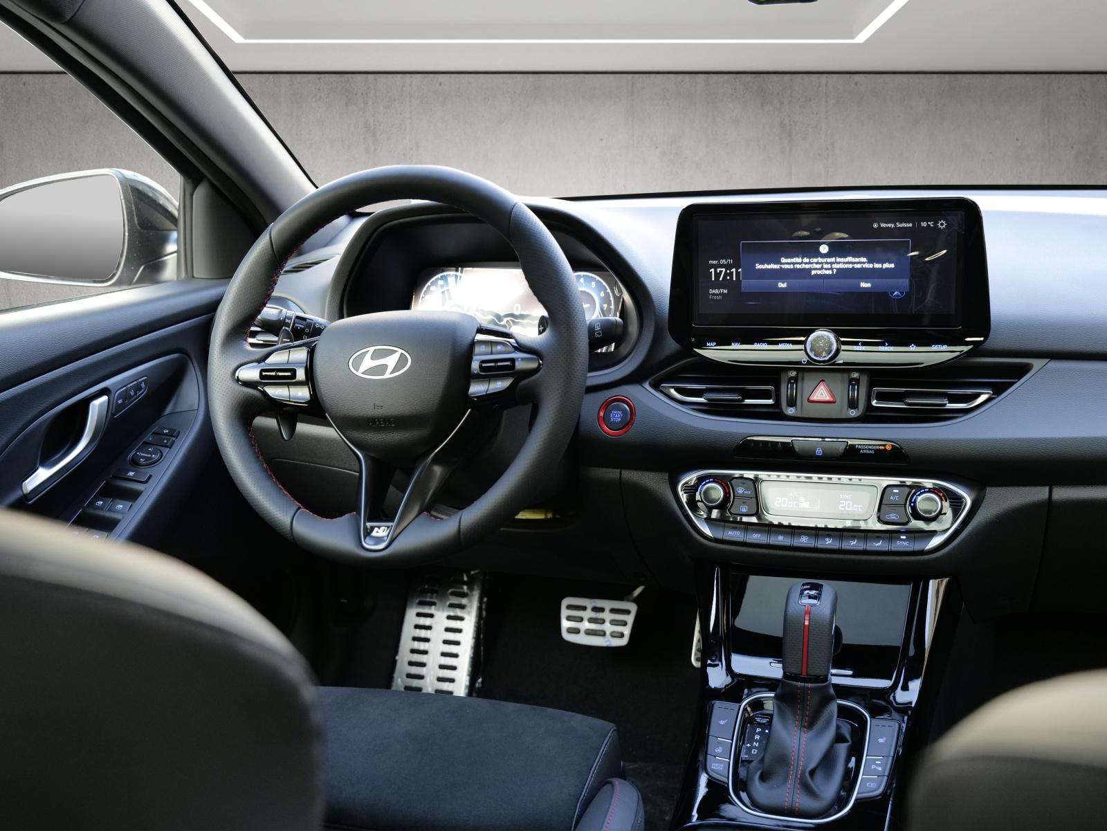 HYUNDAI i30 1.5 T-GDi N-Line-image-11