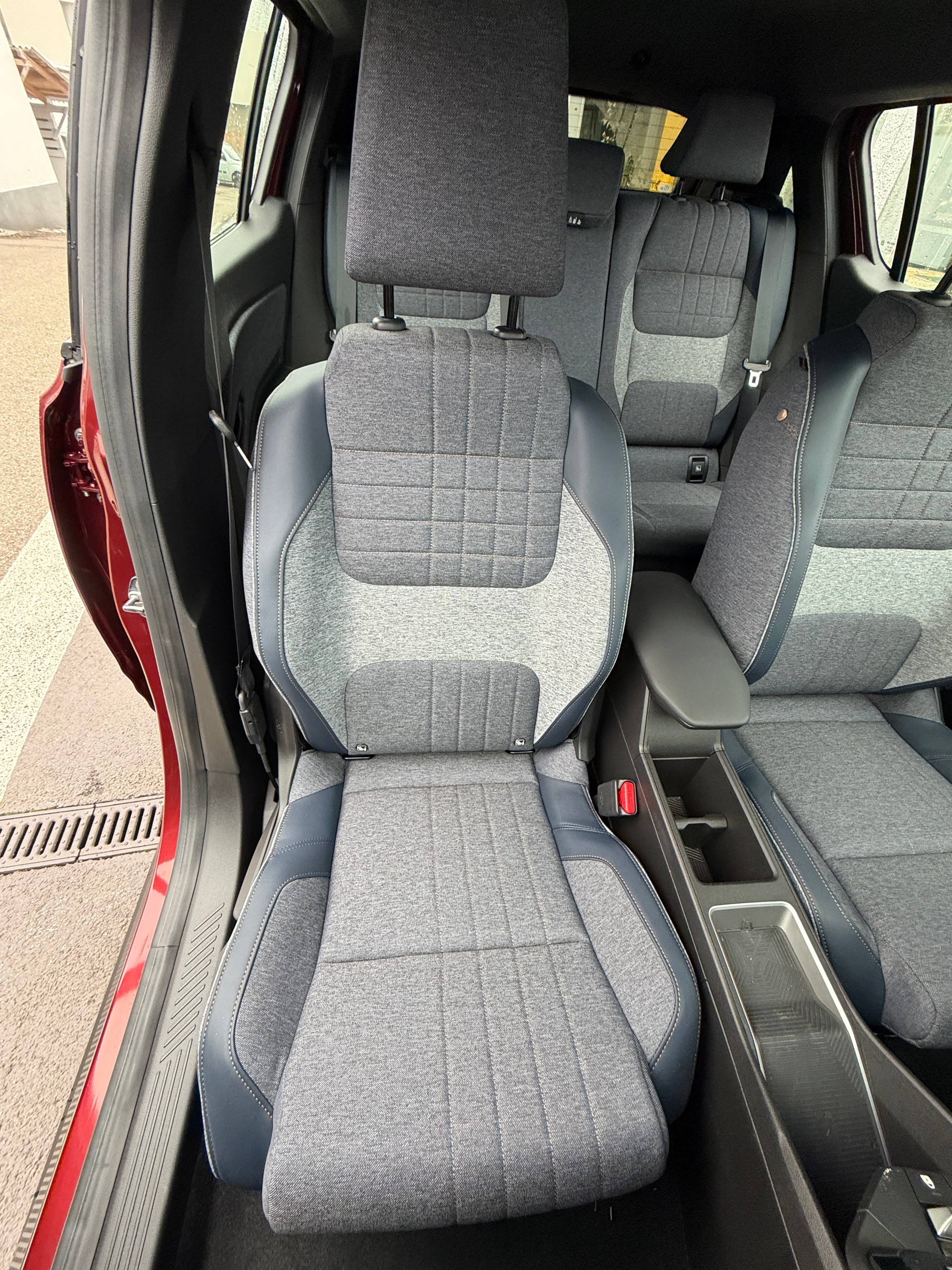 RENAULT R4 E-Tech Comfort Range 52 kWh Techno-image-9