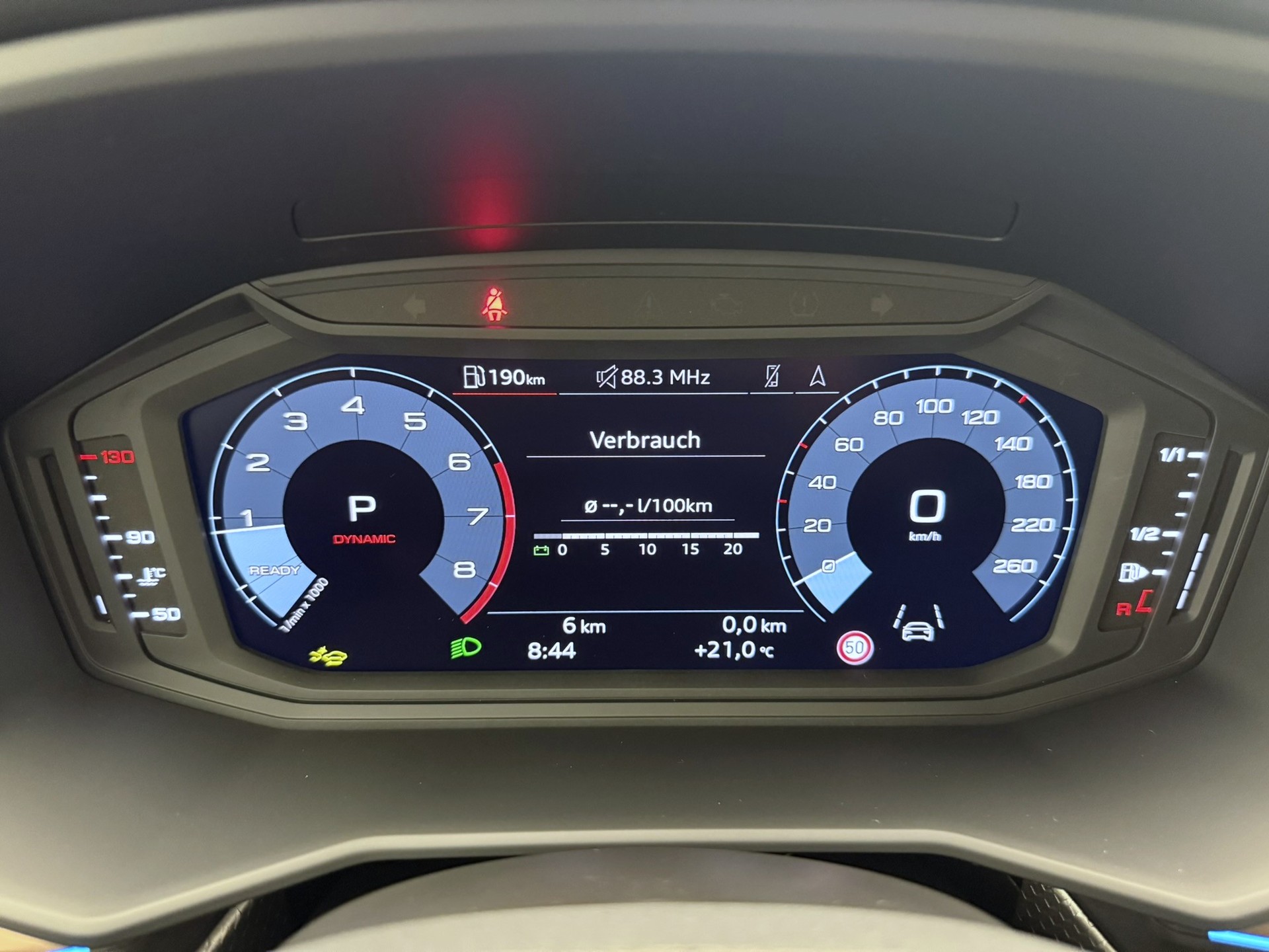 AUDI A1 Sportback 40 TFSI S Line S-tronic-image-7