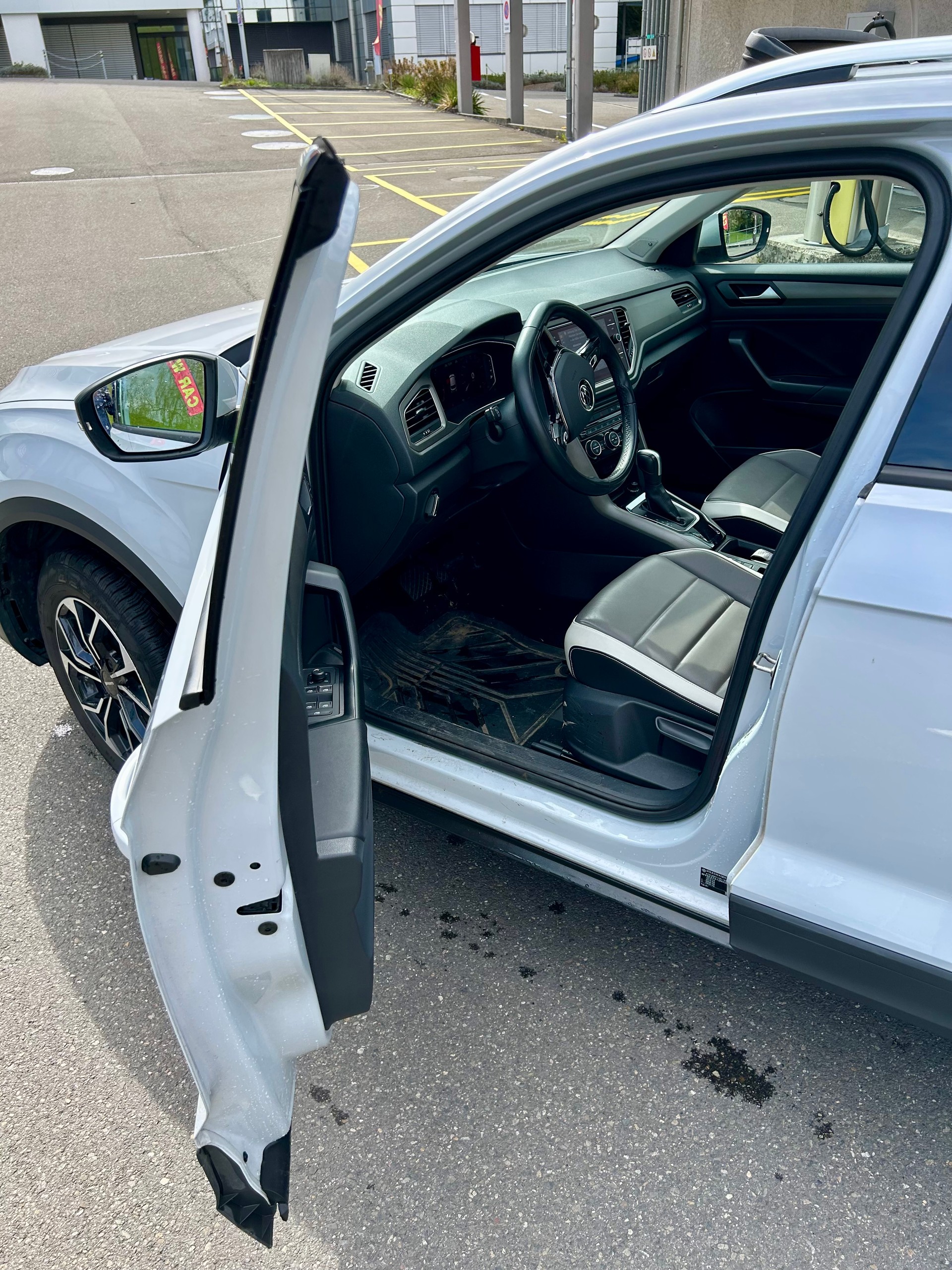 VW T-Roc 1.5 TSI EVO Advance Selection DSG-image-3
