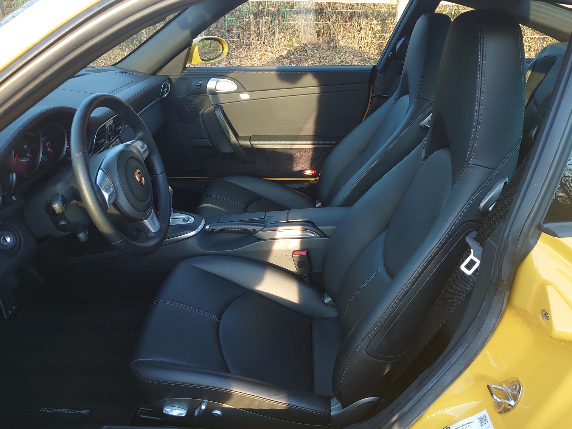 PORSCHE 911 Carrera S-image-6