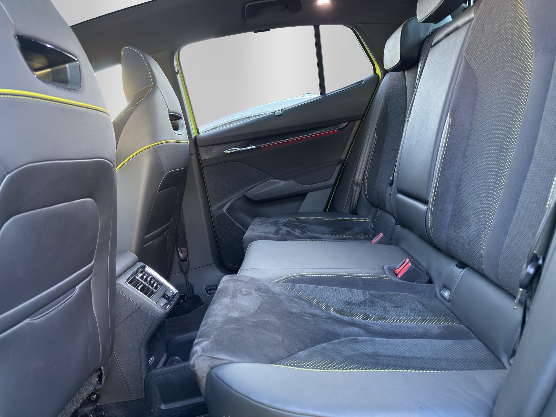 SKODA Enyaq Coupé RS iV 80 4x4-image-14