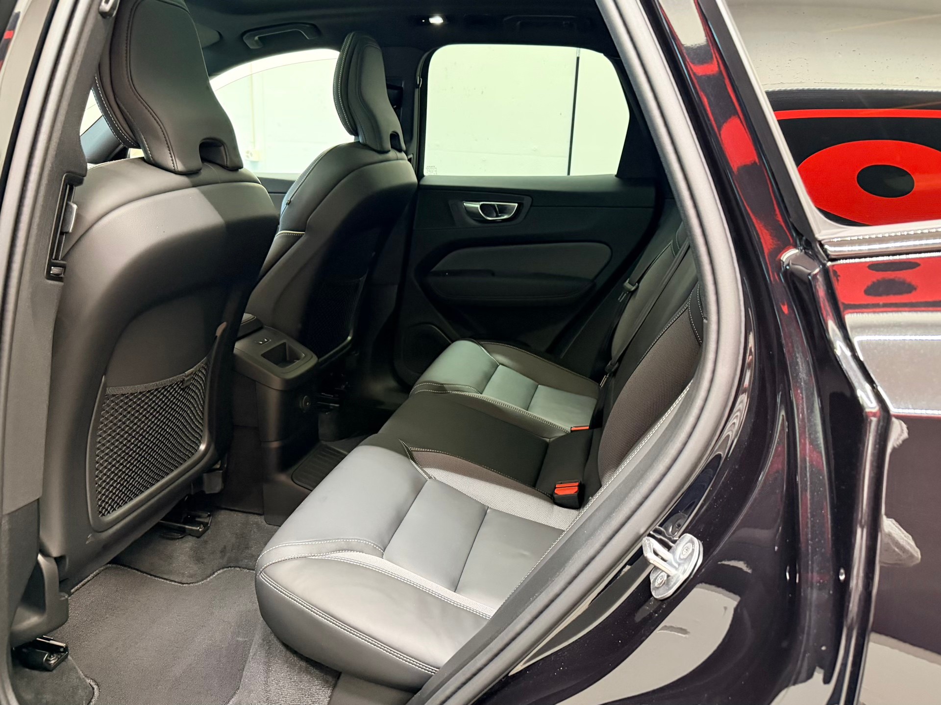 VOLVO XC60 T8 eAWD PluginHybrid Black Ed. Ultra Geartronic-image-14