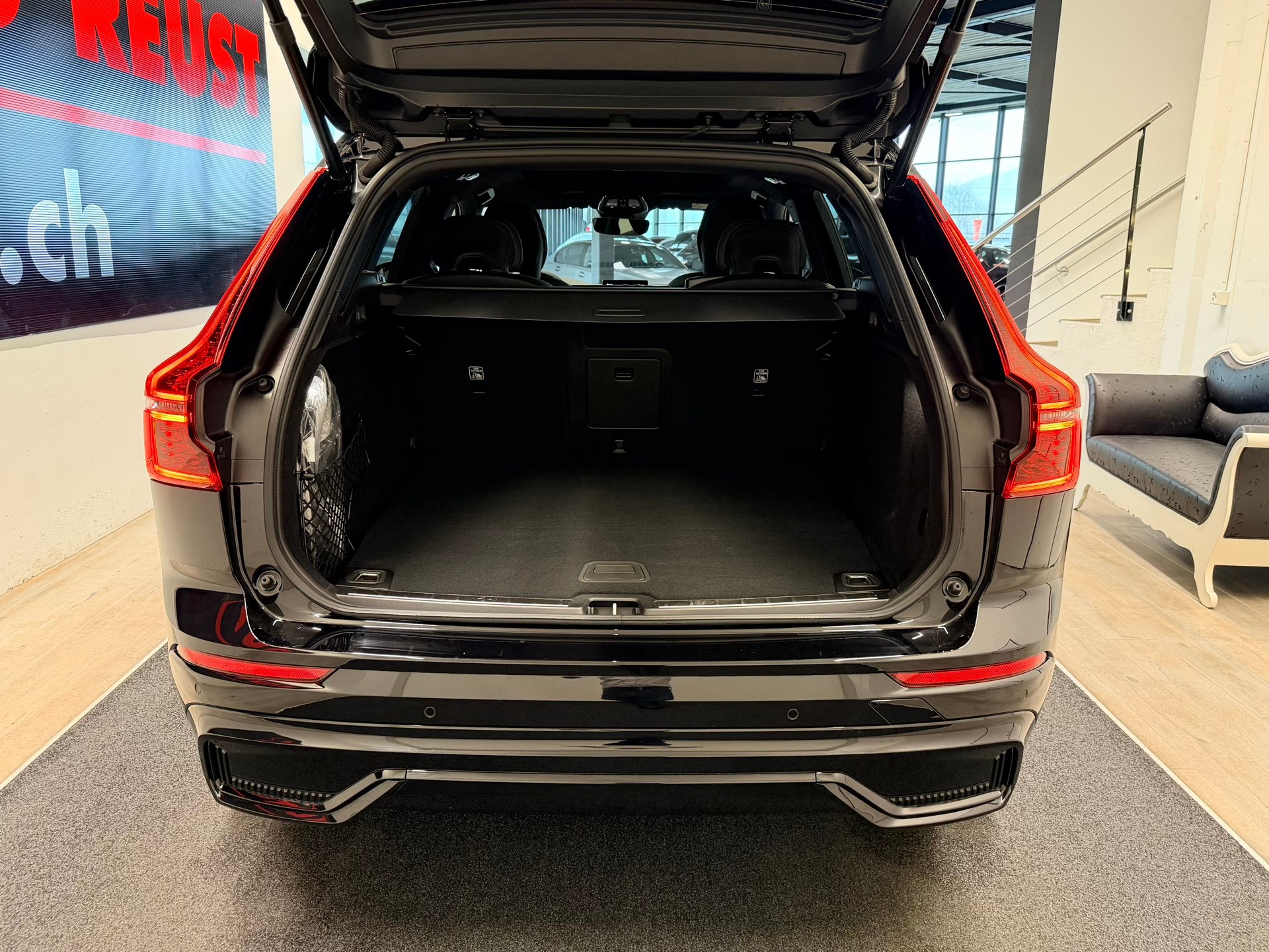 VOLVO XC60 T8 eAWD PluginHybrid Black Ed. Ultra Geartronic-image-9
