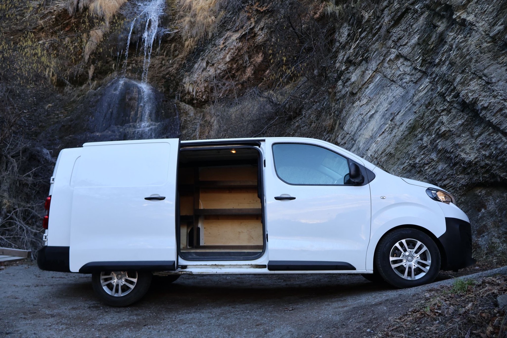 PEUGEOT Expert 2.0 BlueHDi 120 Active Long-showroom-element-2