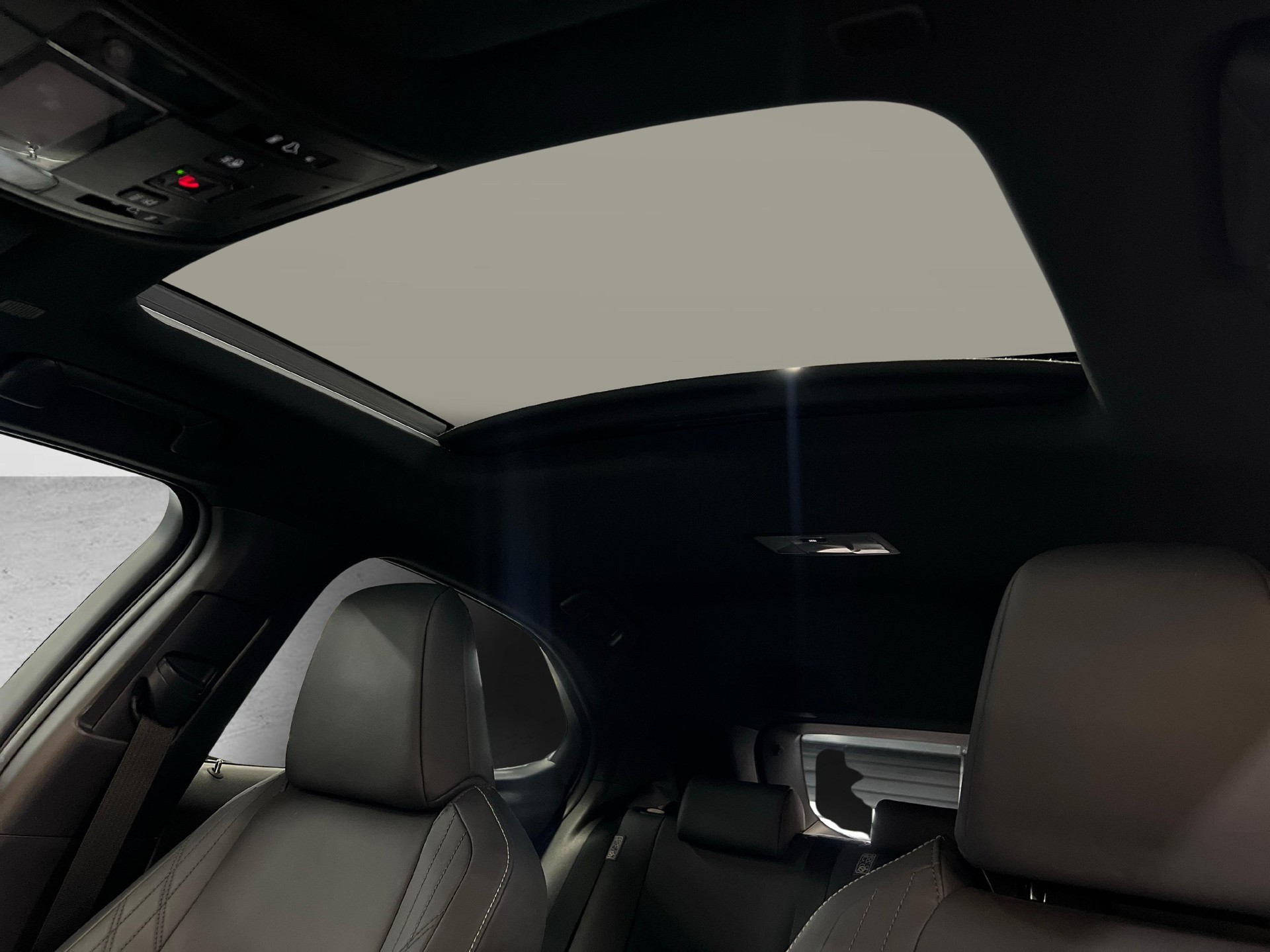 LEXUS UX 250h F-Line-image-12