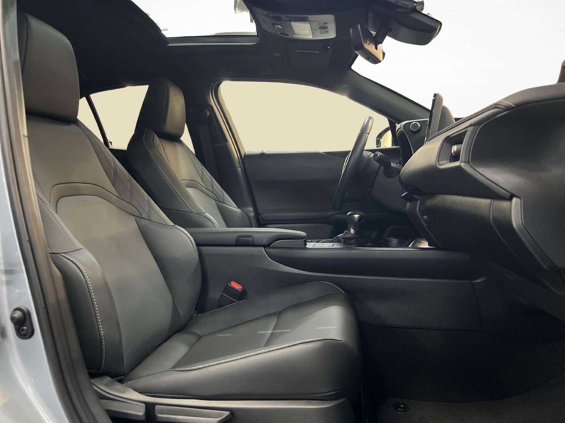 LEXUS UX 250h F-Line-image-9