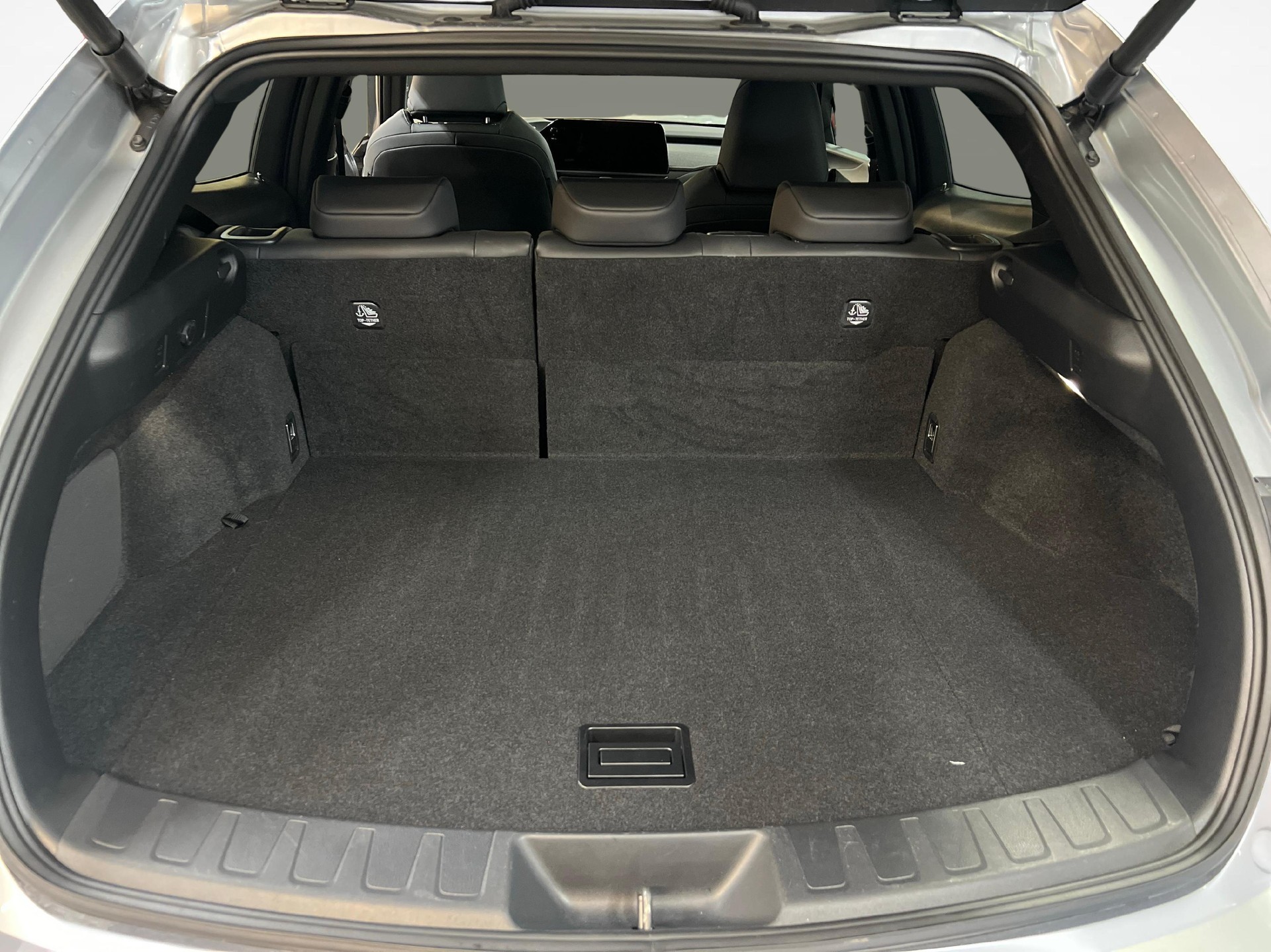 LEXUS UX 250h F-Line-image-11