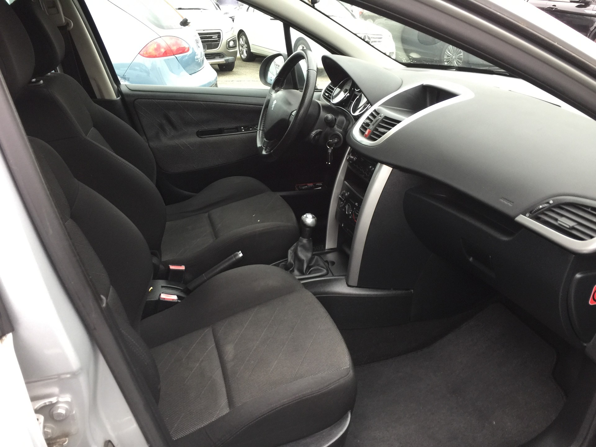 PEUGEOT 207 1.6 16V Sport Pack-image-9
