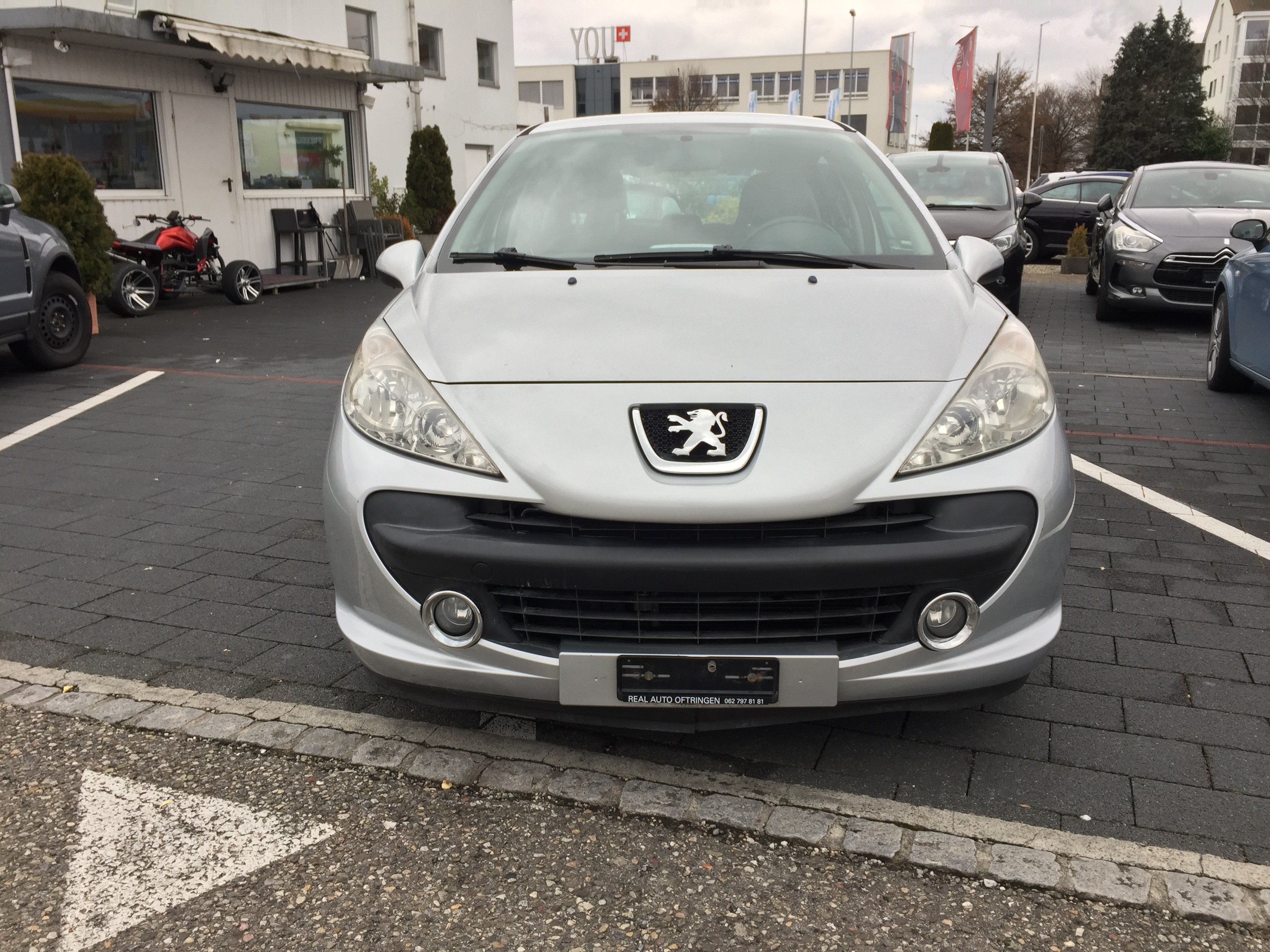 Car photo