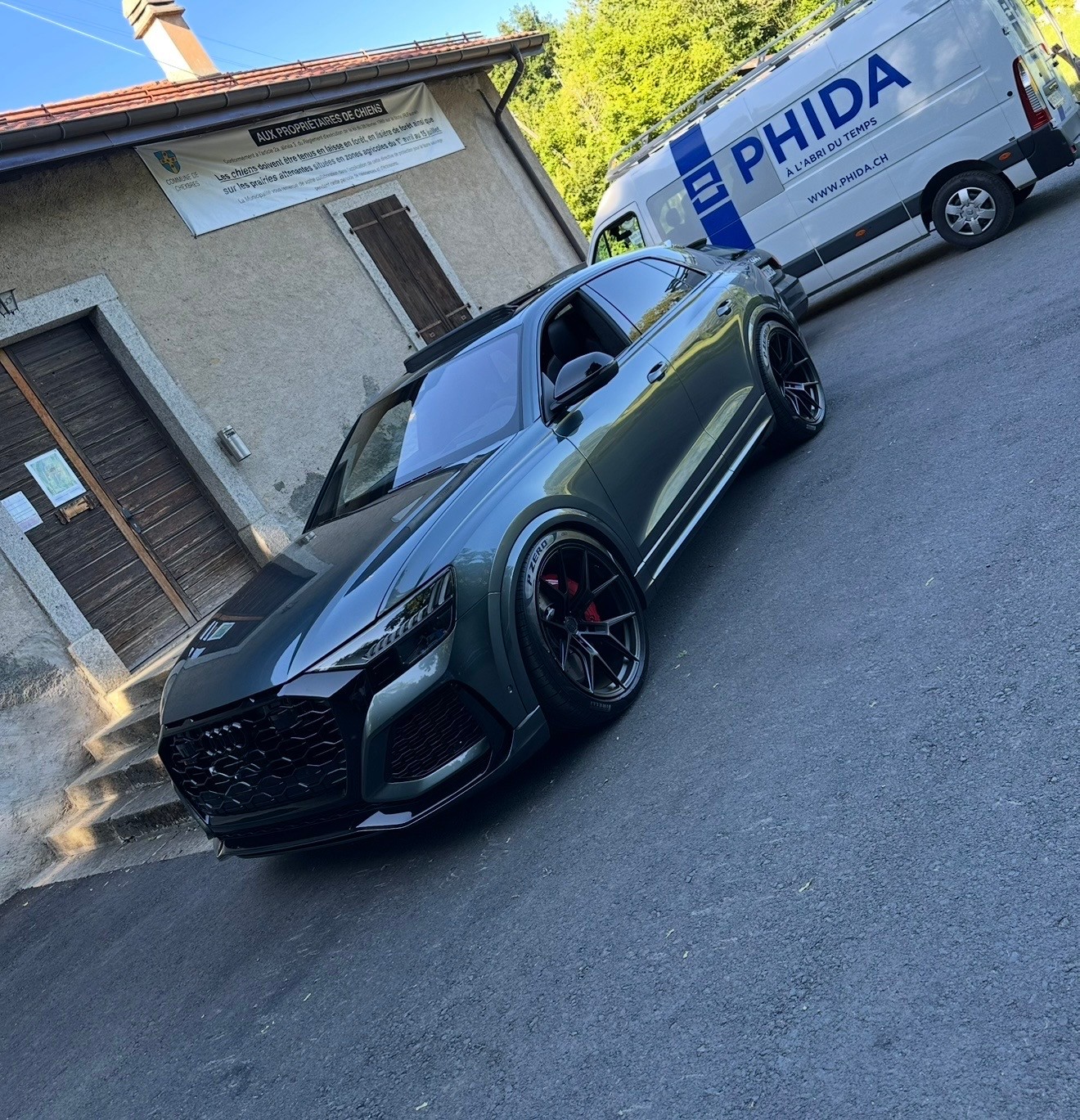 AUDI RSQ8 quattro tiptronic-image-0