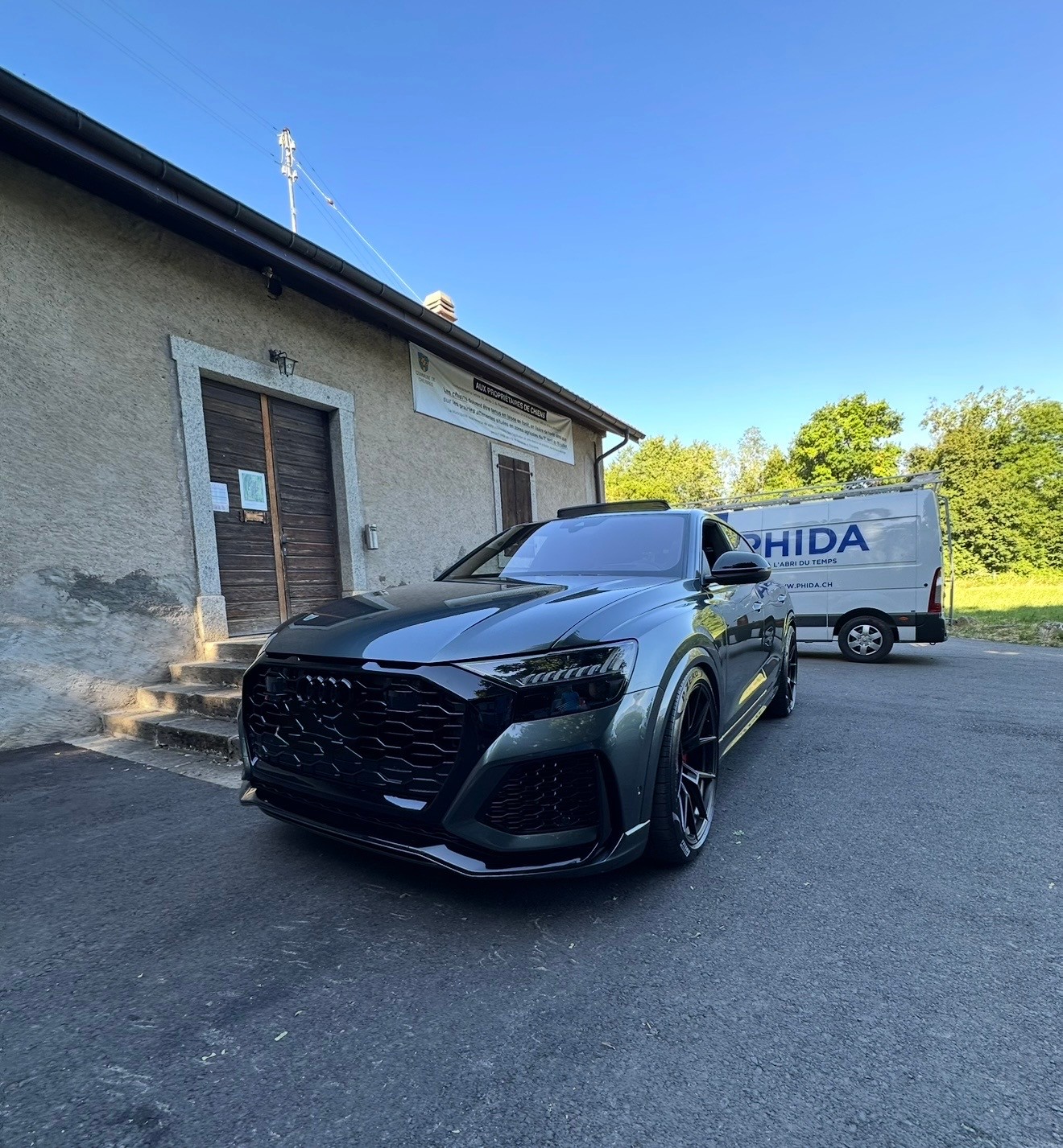 AUDI RSQ8 quattro tiptronic-image-2