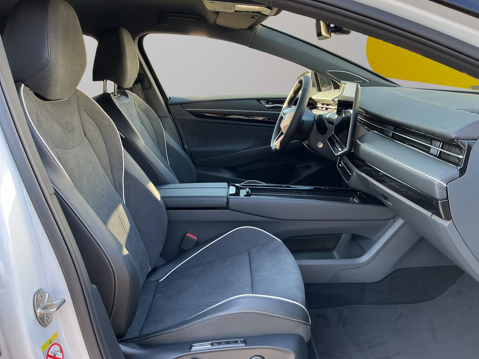 VW ID.7 Tourer Pro S 86 kWh Pro S United-image-10
