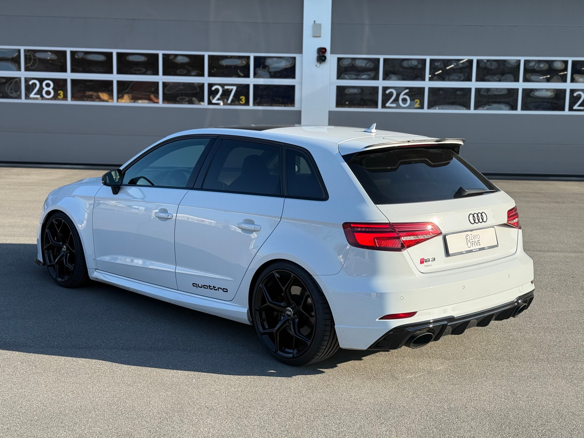 AUDI RS3 Sportback 2.5 TSI quattro S-tronic-showroom-element-3