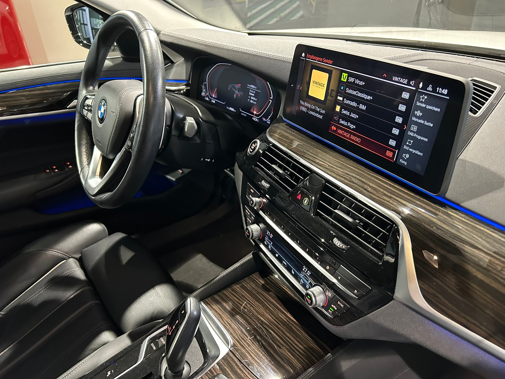 BMW 520d xDrive 48V Luxury Line Steptronic-image-30
