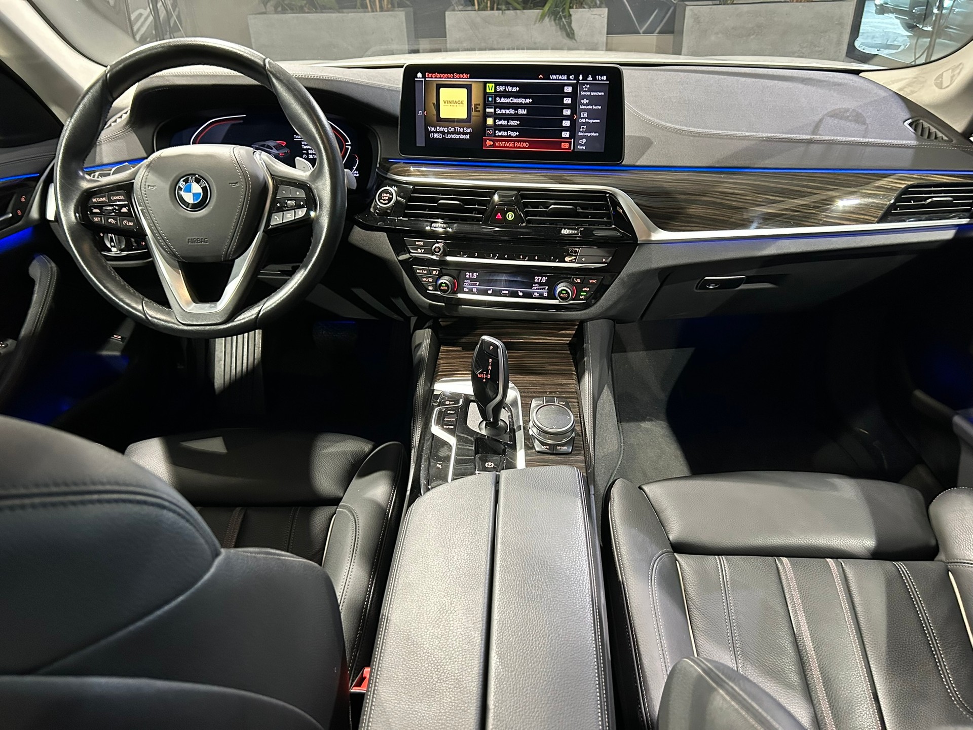 BMW 520d xDrive 48V Luxury Line Steptronic-image-28