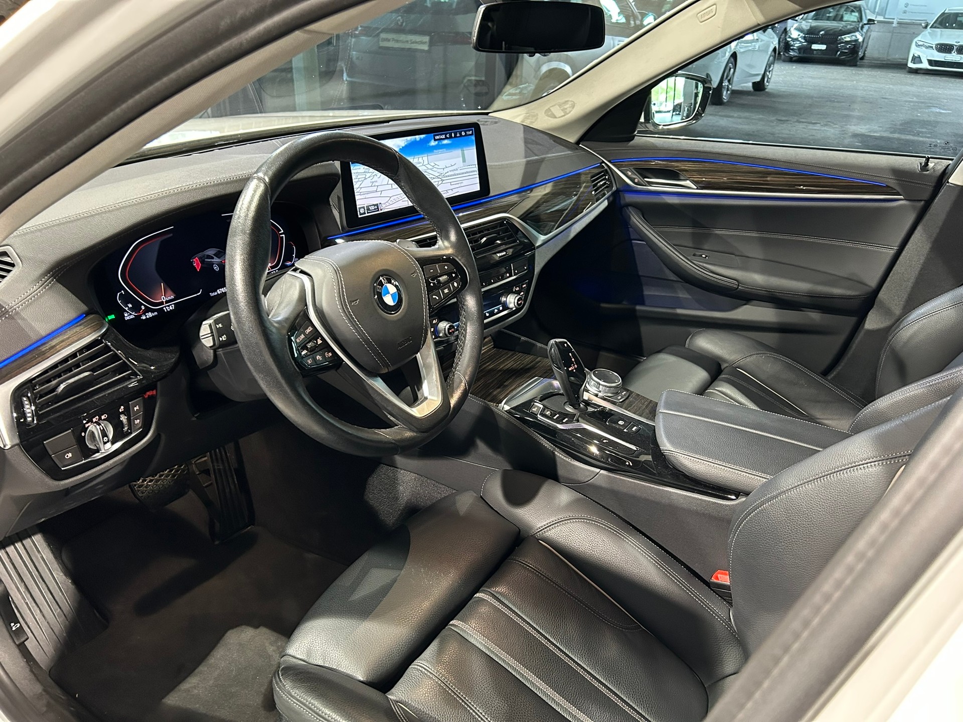 BMW 520d xDrive 48V Luxury Line Steptronic-image-20