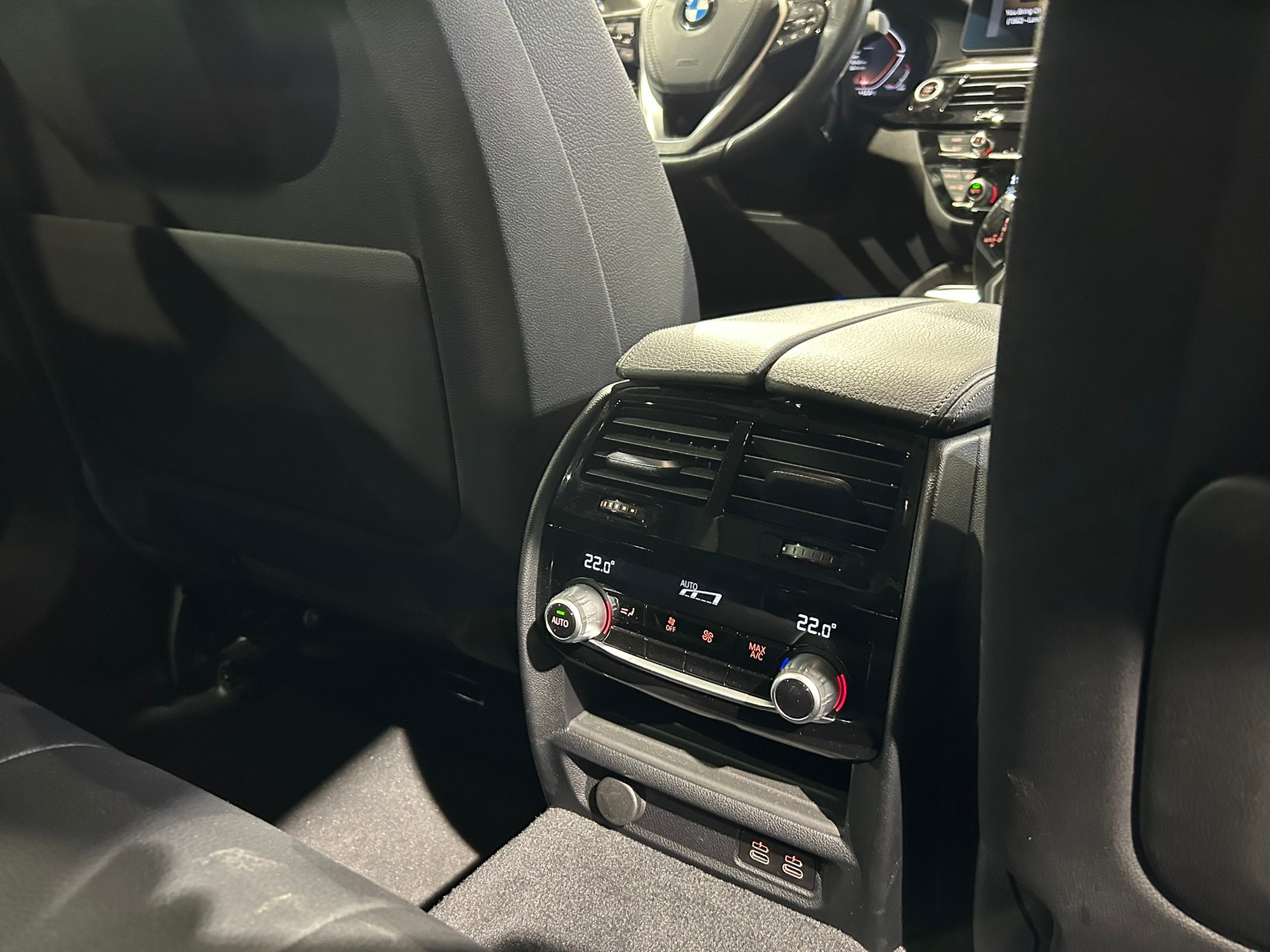 BMW 520d xDrive 48V Luxury Line Steptronic-image-27