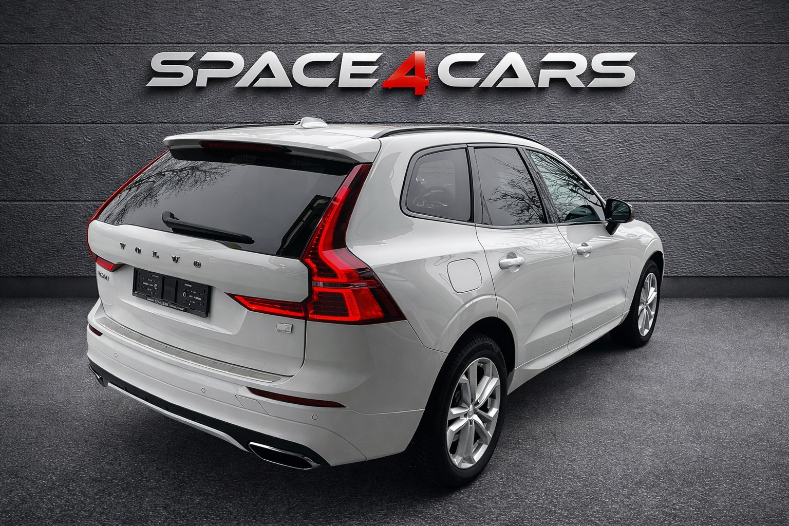 VOLVO XC60 T6 eAWD R-Design Geartronic-image-2