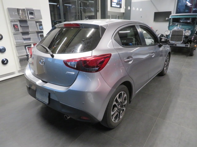 MAZDA 2 1.5i 16V Skyactiv-G Revolution-image-2