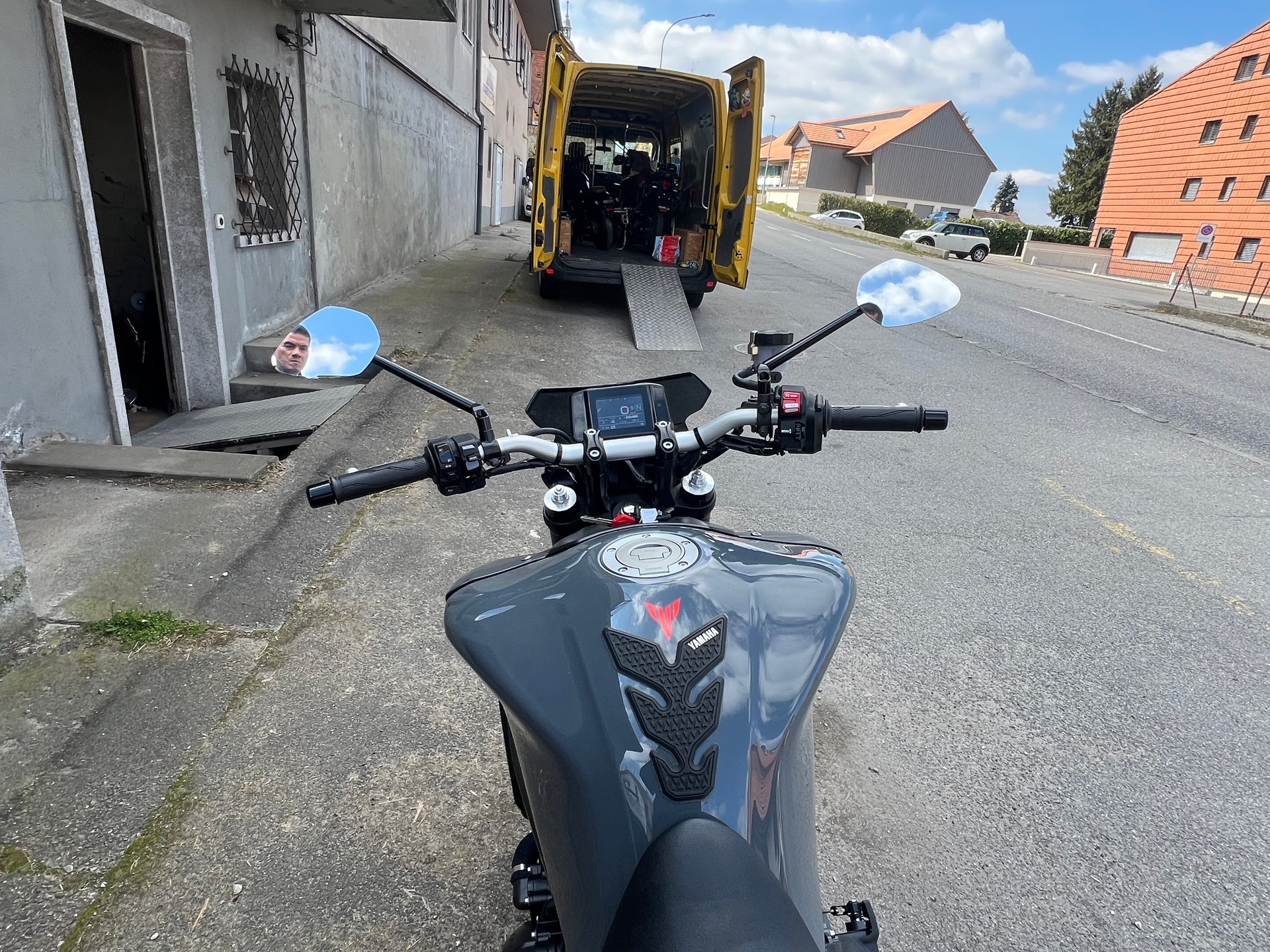 YAMAHA MT-09-image-3