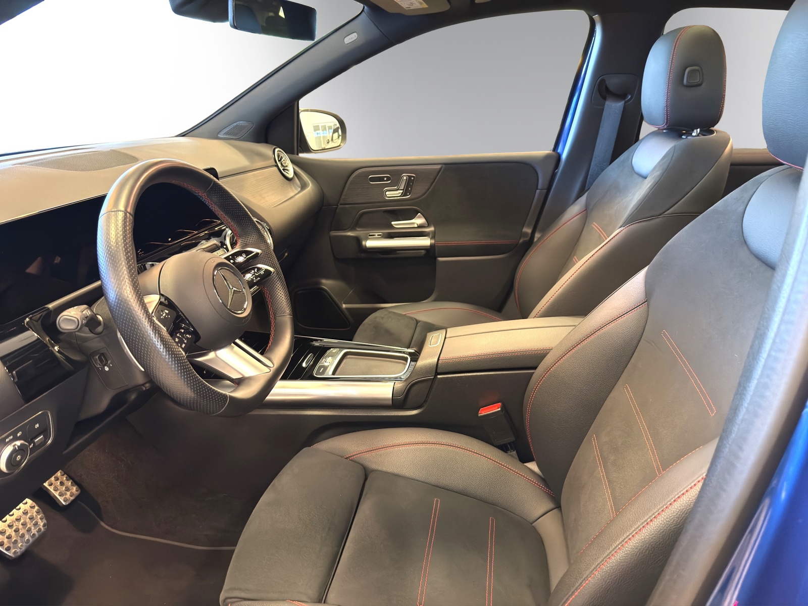 Image MERCEDES-BENZ B-220 B 220 4Matic 8G-DCT