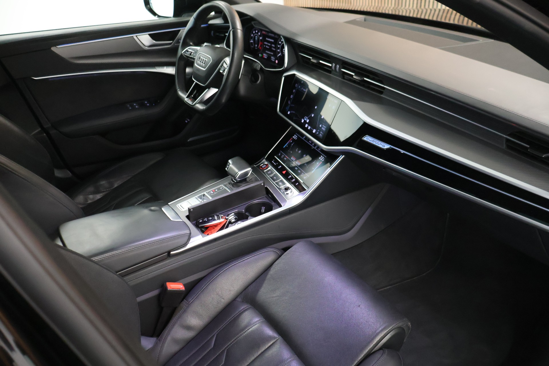 AUDI RS6 Avant 4.0 TFSI V8 quattro-image-13