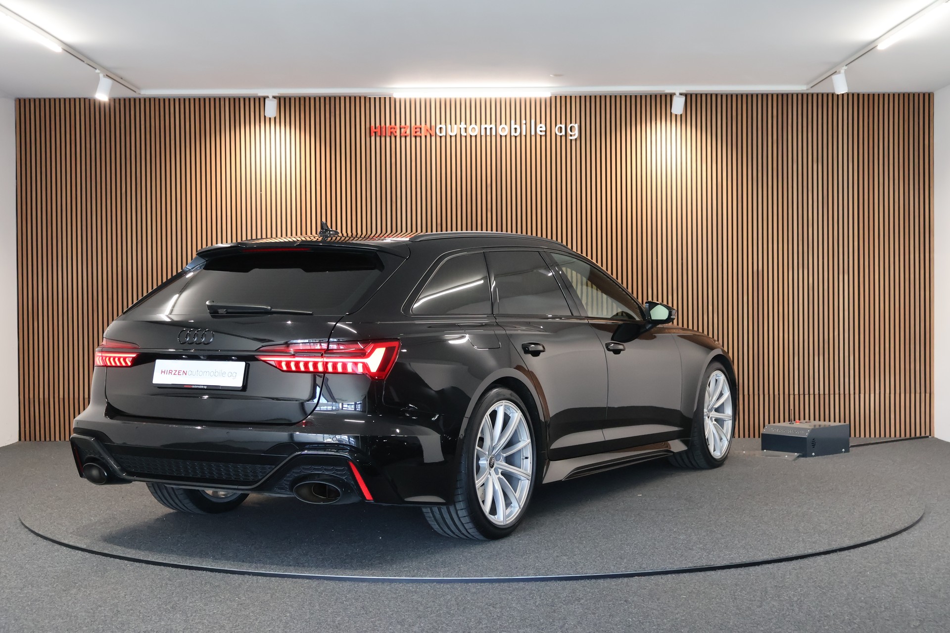 AUDI RS6 Avant 4.0 TFSI V8 quattro-image-4