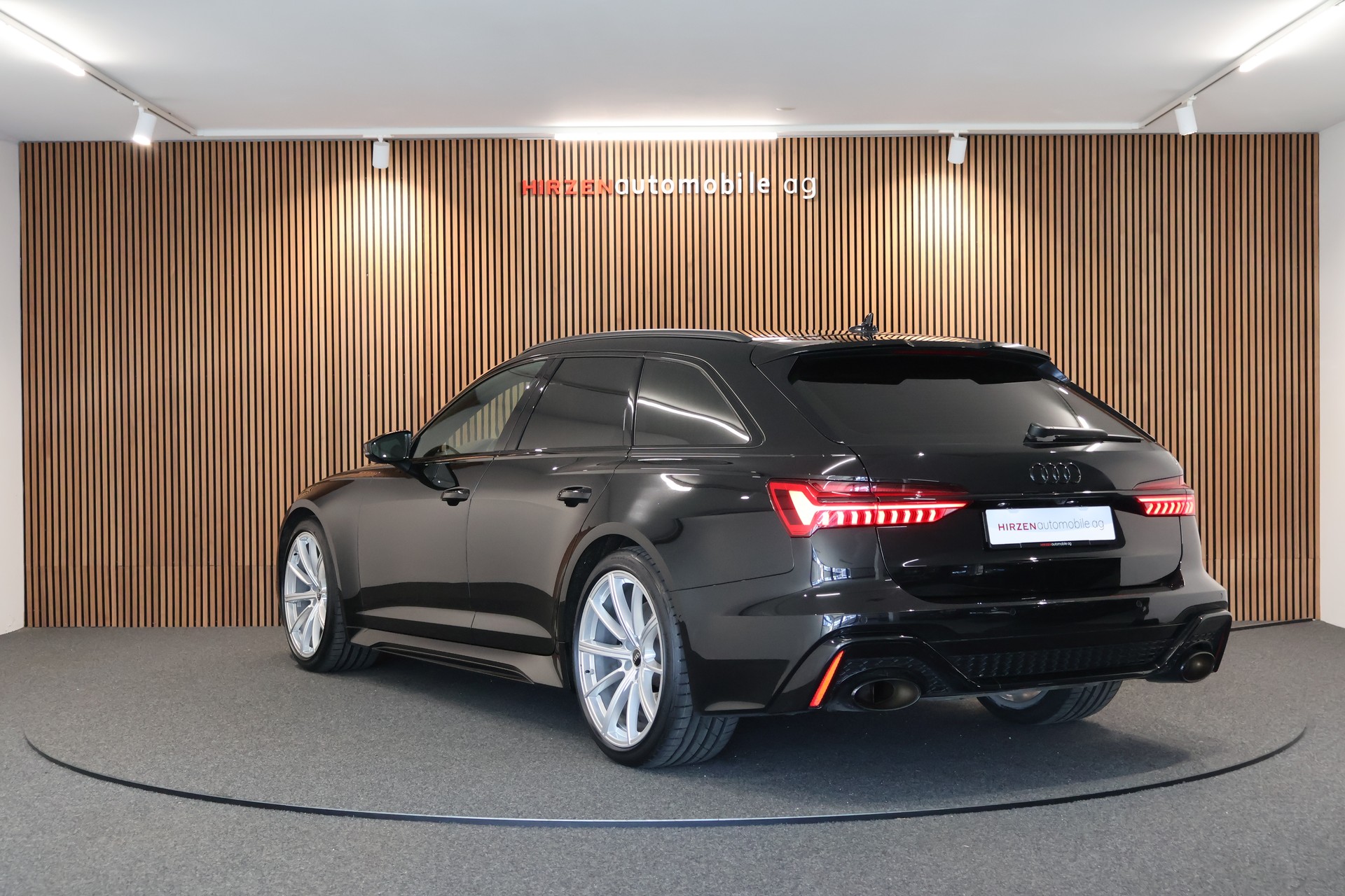 AUDI RS6 Avant 4.0 TFSI V8 quattro-image-2
