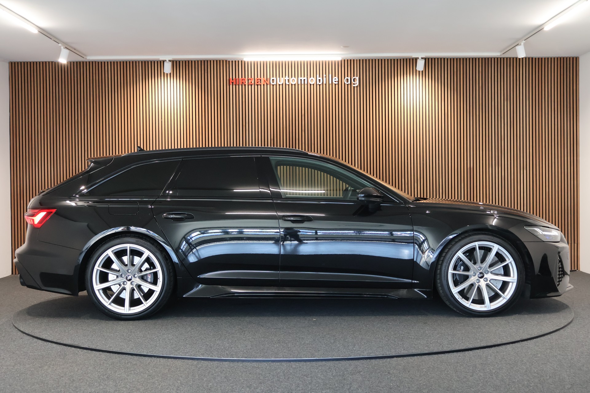 AUDI RS6 Avant 4.0 TFSI V8 quattro-image-5