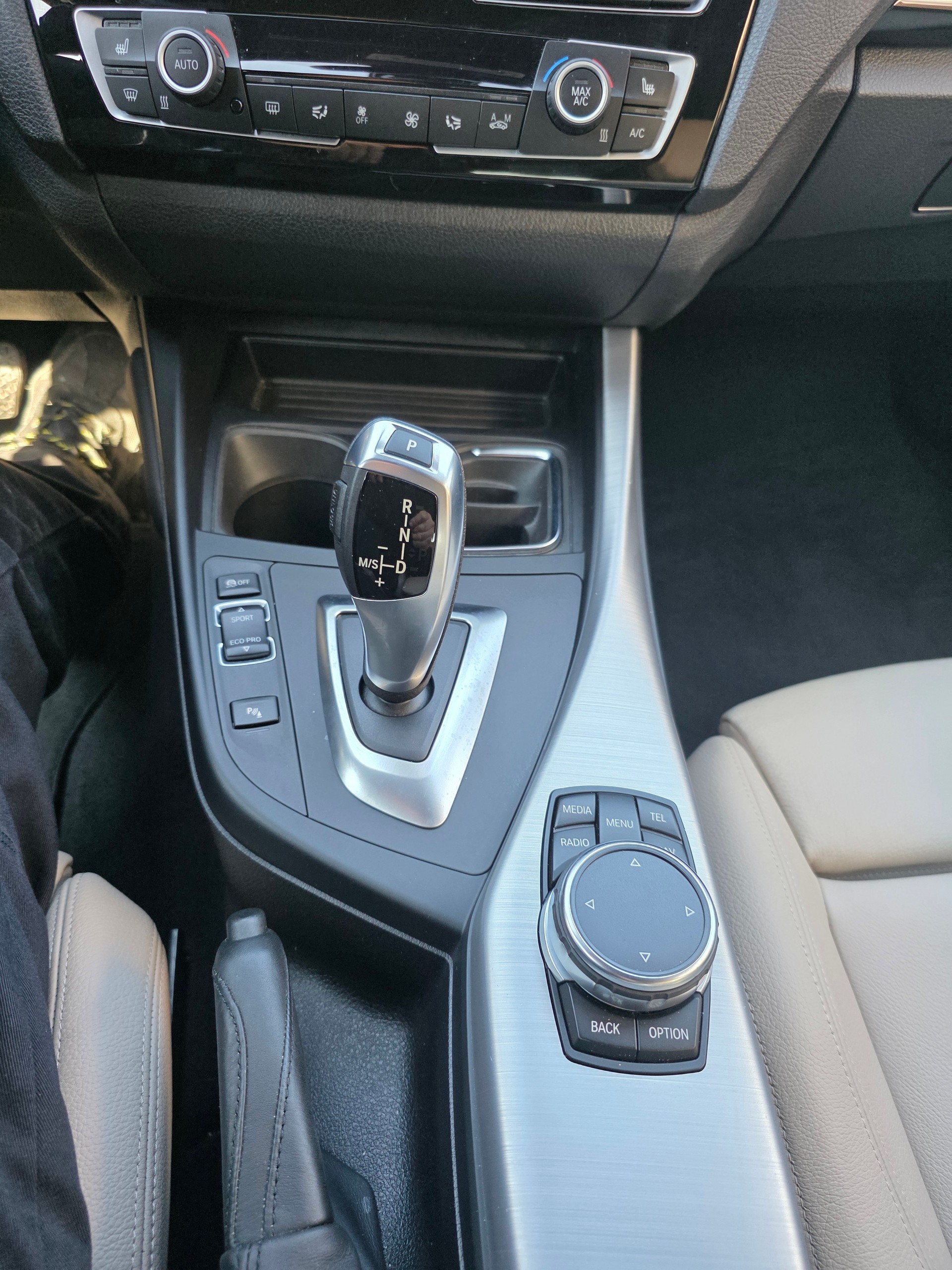 BMW 120d xDrive M Sport Steptronic-image-10