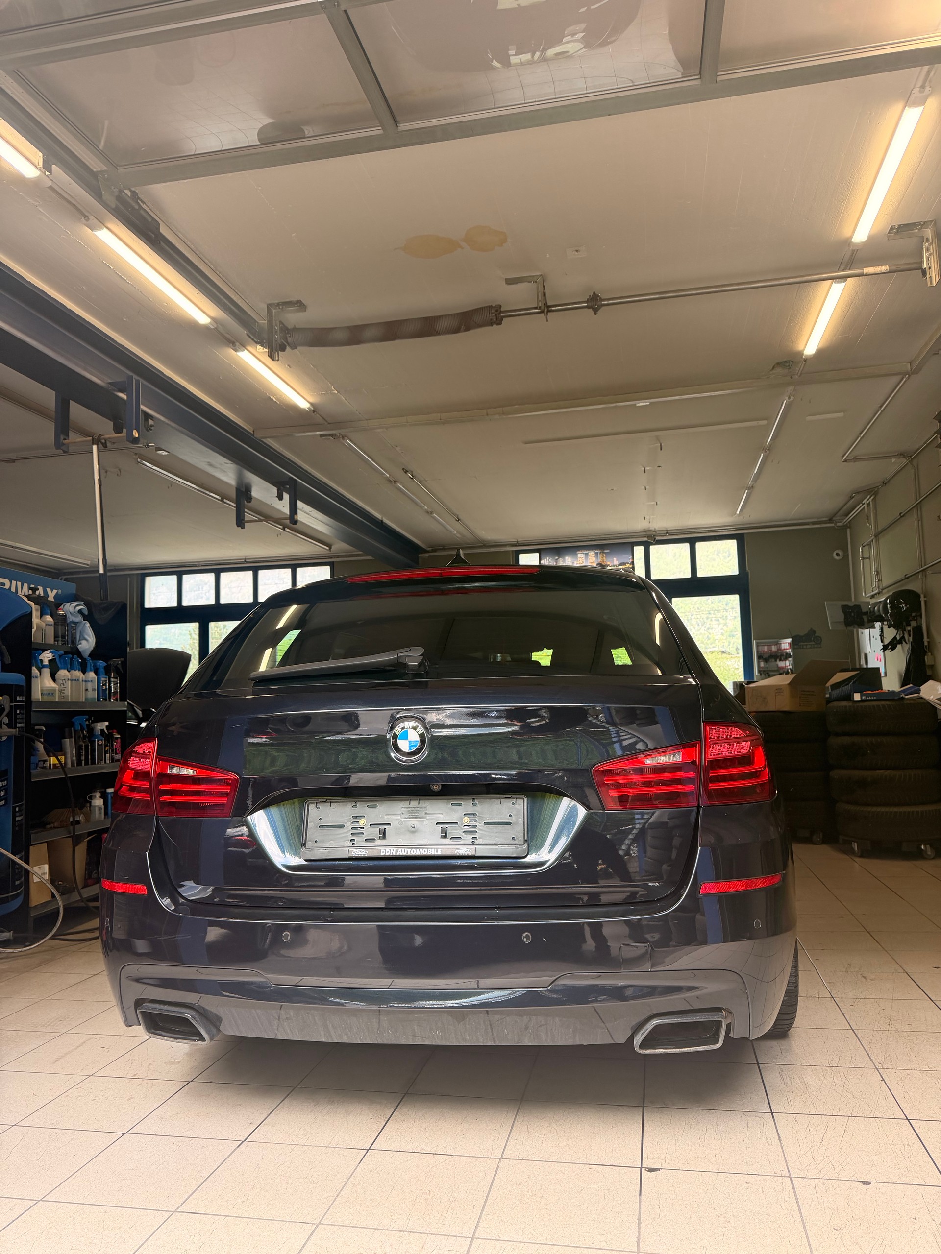 BMW M550d Touring xDrive Steptronic-image-2