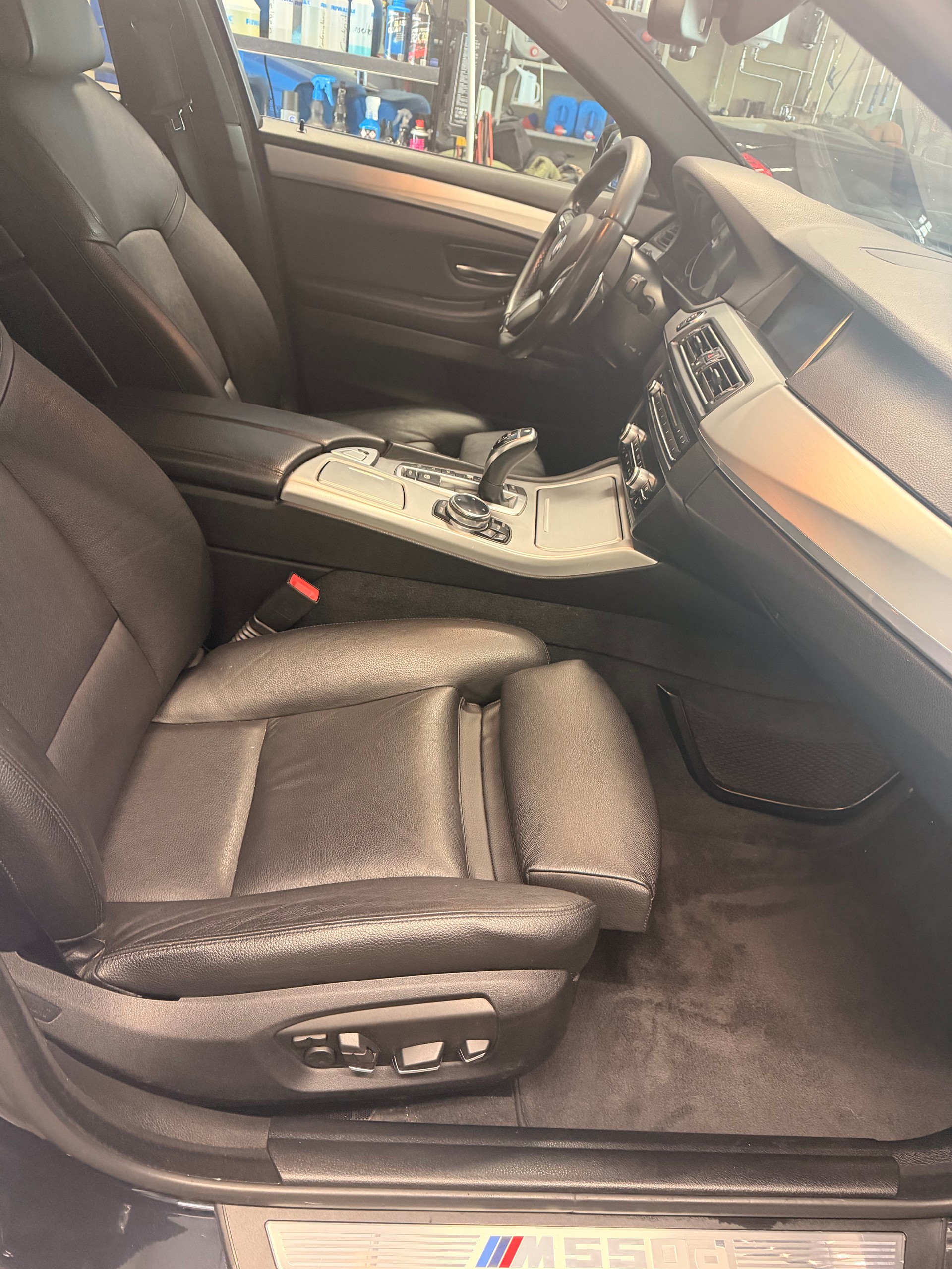 BMW M550d Touring xDrive Steptronic-image-8