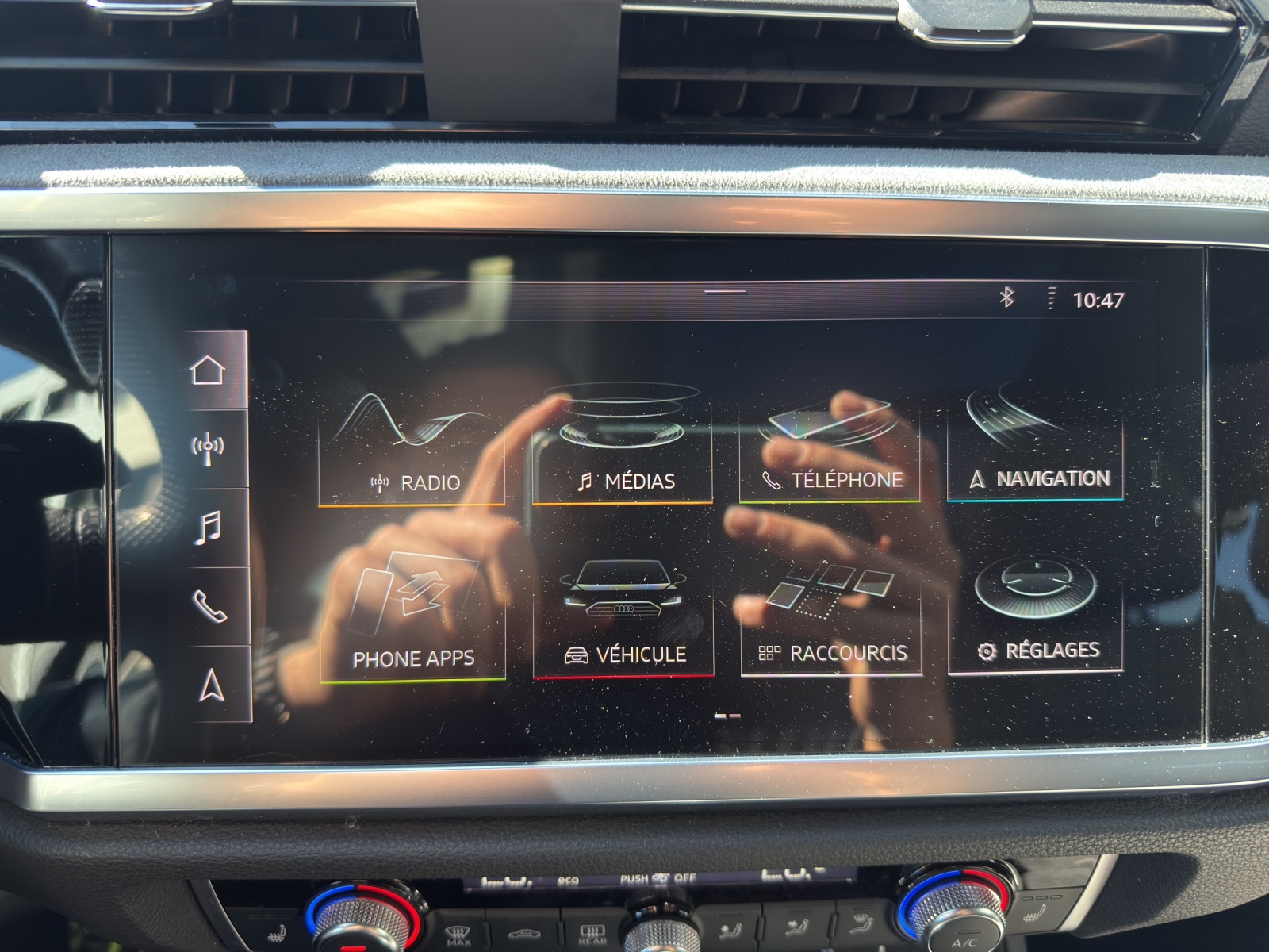 AUDI Q3 45 TFSI S line quattro S-tronic-image-13