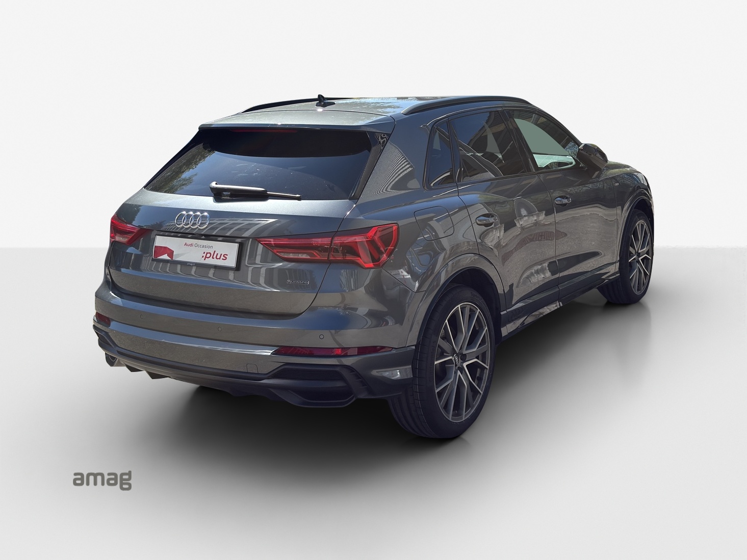 AUDI Q3 45 TFSI S line quattro S-tronic-image-4