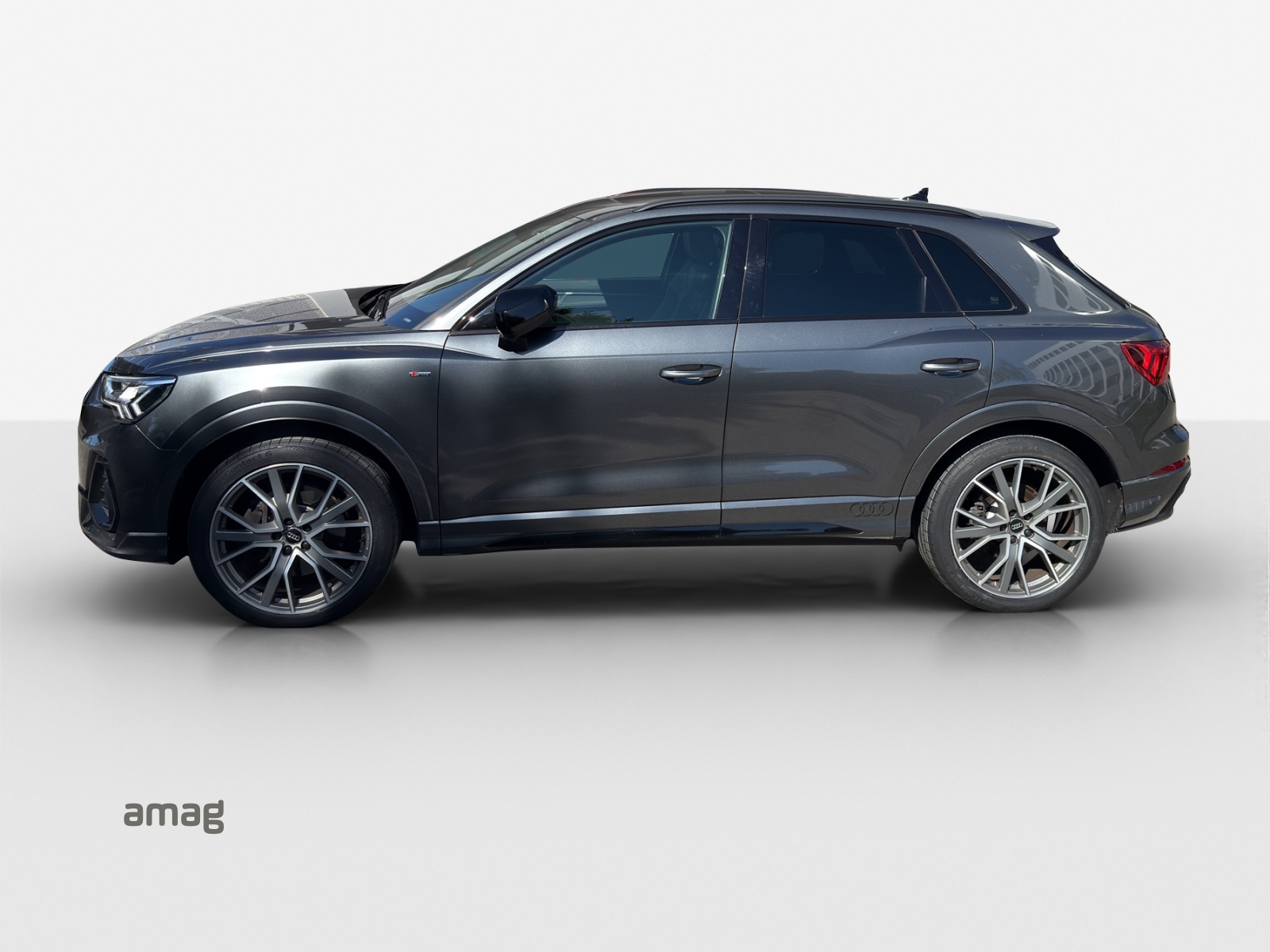 AUDI Q3 45 TFSI S line quattro S-tronic-image-1