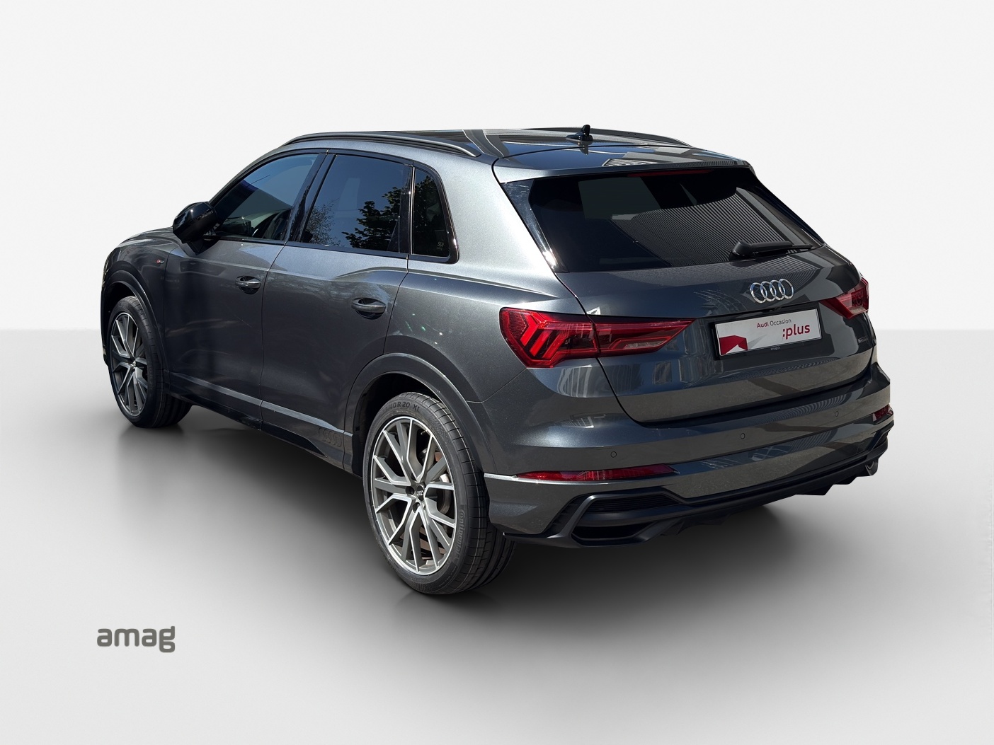 AUDI Q3 45 TFSI S line quattro S-tronic-image-2