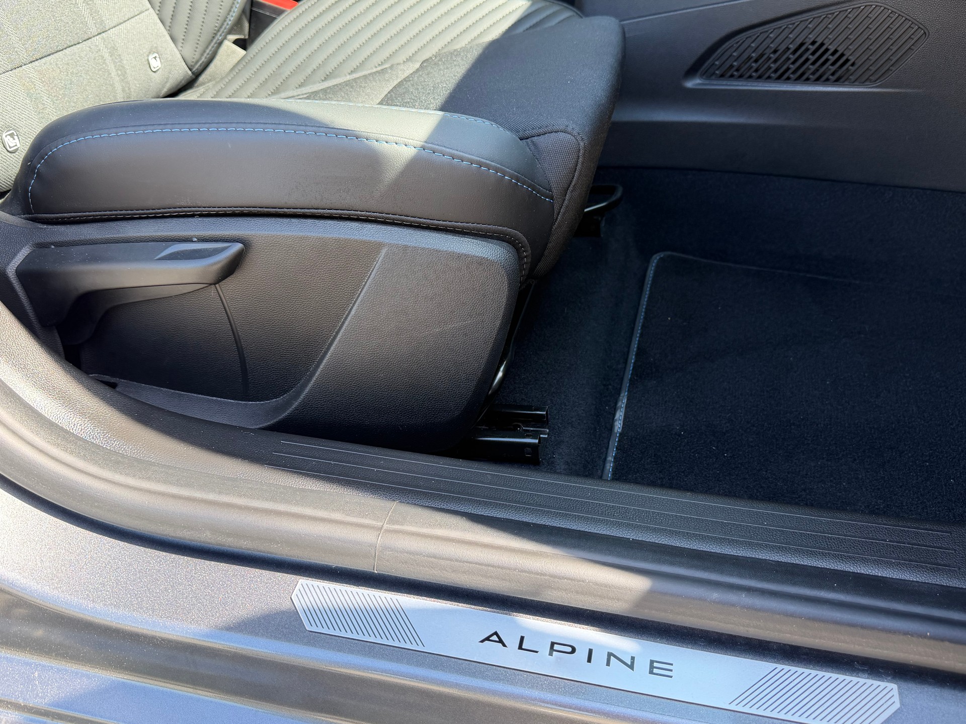 RENAULT "CLIO ALPINE" 1.6 E-TECH ESPRIT ALPINE. CH WAGEN. TOP ZUSTAND !! VOLL OPTIONEN !! MIT VOLLGARANTIE.-image-43
