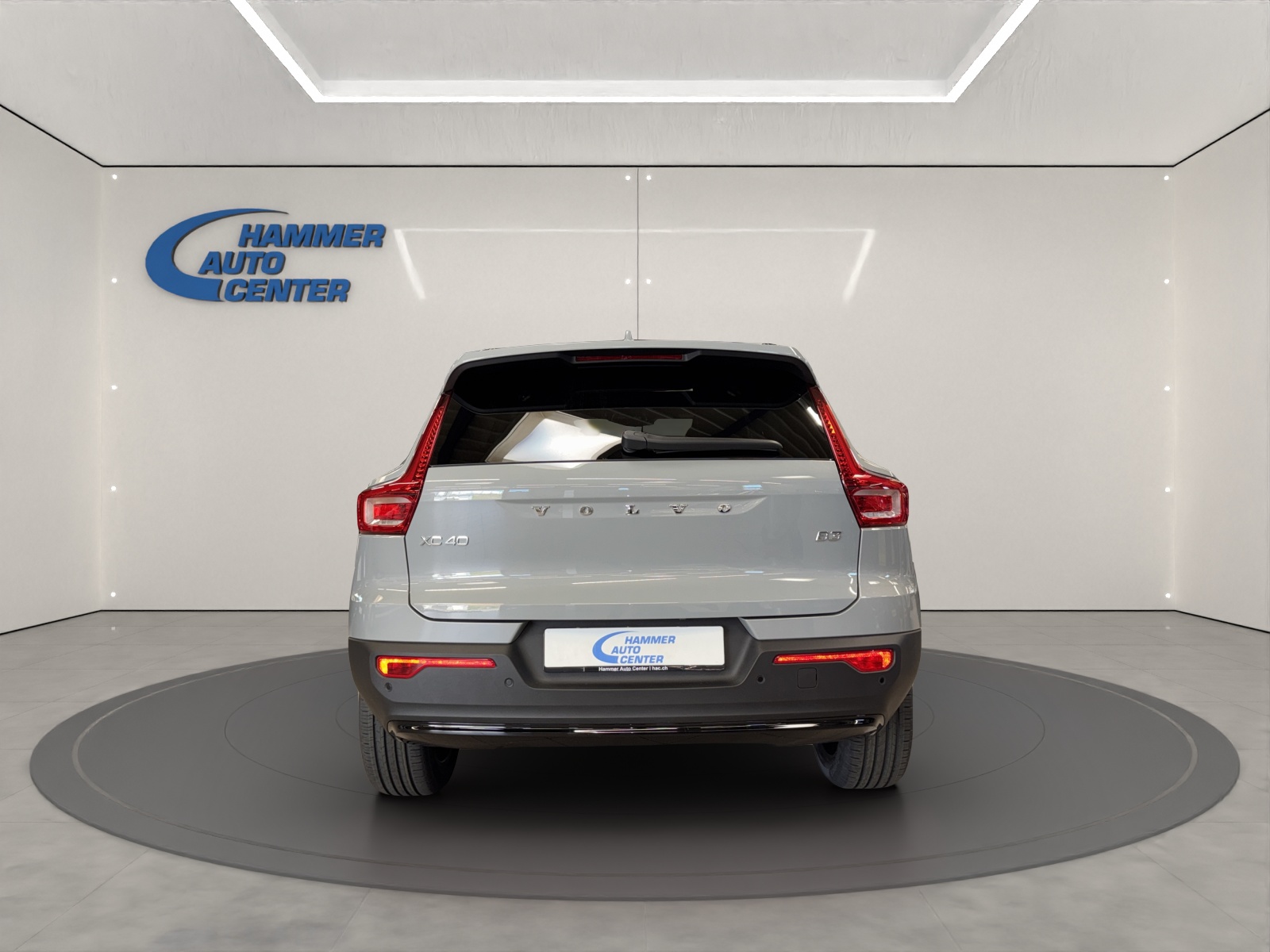 VOLVO XC40 2.0 B3 MH Plus Dark-image-5