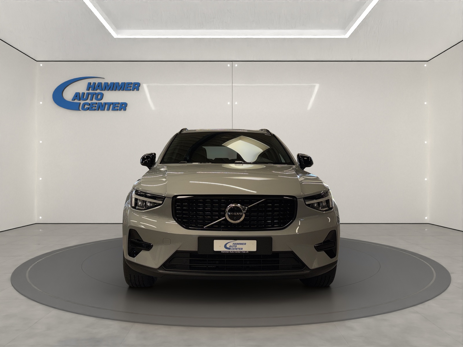 VOLVO XC40 2.0 B3 MH Plus Dark-image-7
