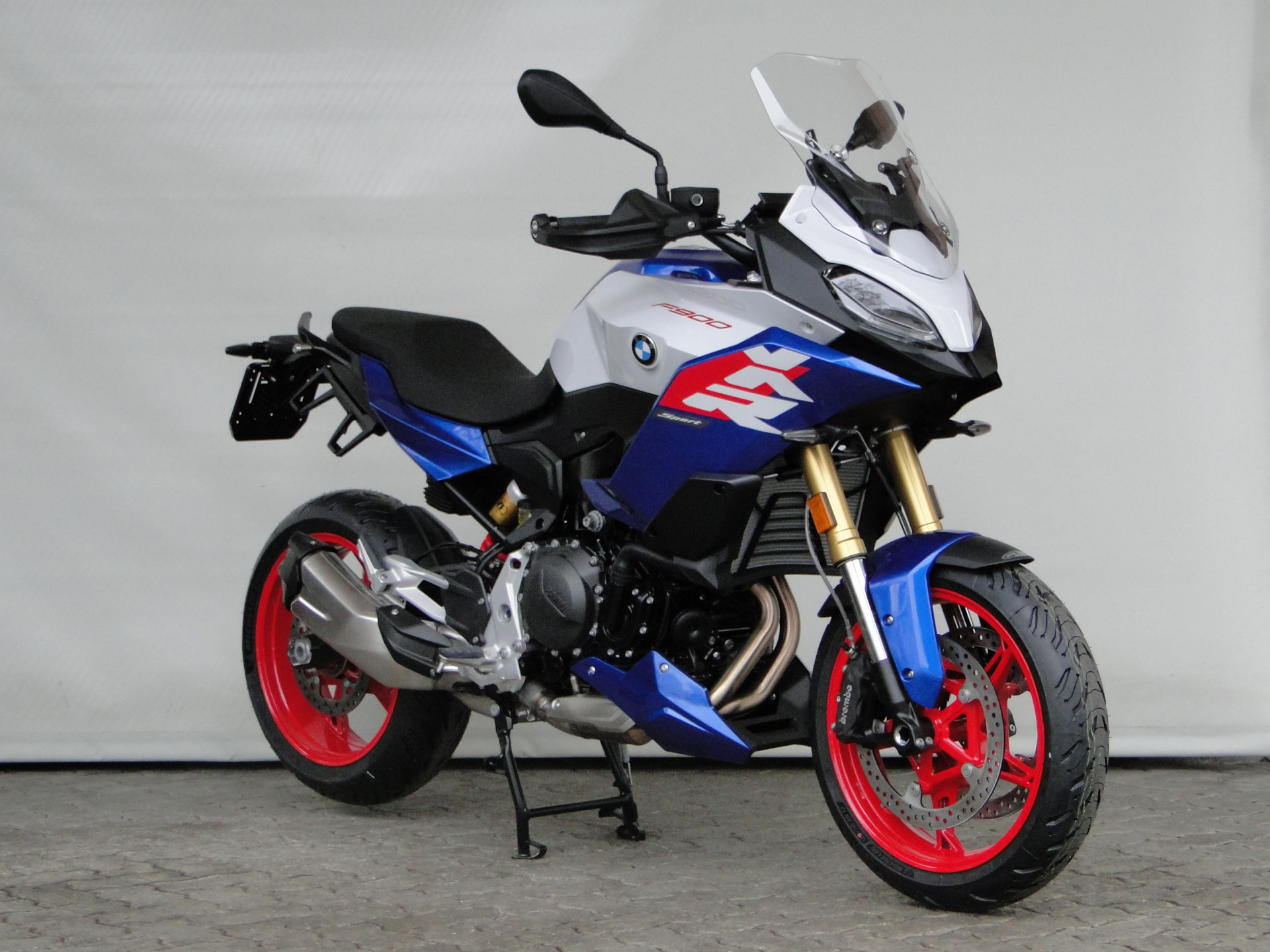BMW F 900 XR A2 5 Jahre Garantie-showroom-element-2