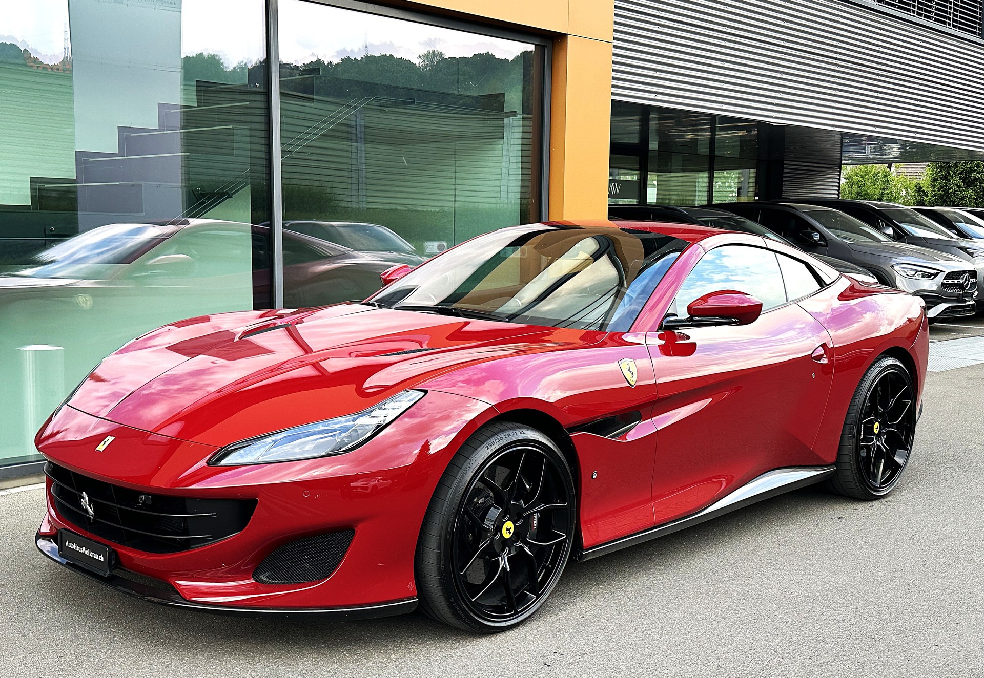 FERRARI Portofino 3.9 Turbo-showroom-element-2