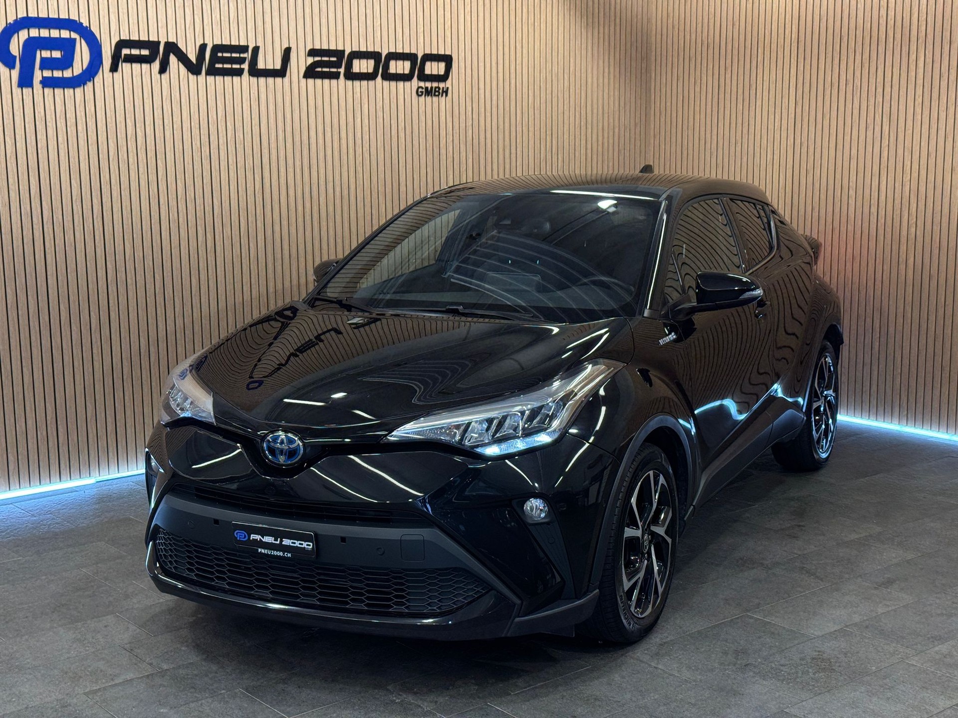 TOYOTA C-HR 2.0 HSD CVT Launch Edition-image-0