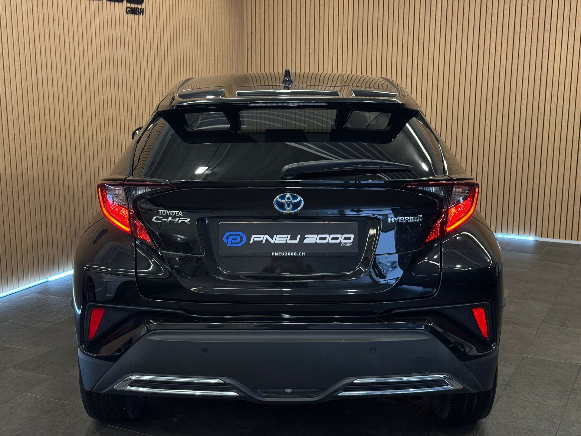 TOYOTA C-HR 2.0 HSD CVT Launch Edition-image-5