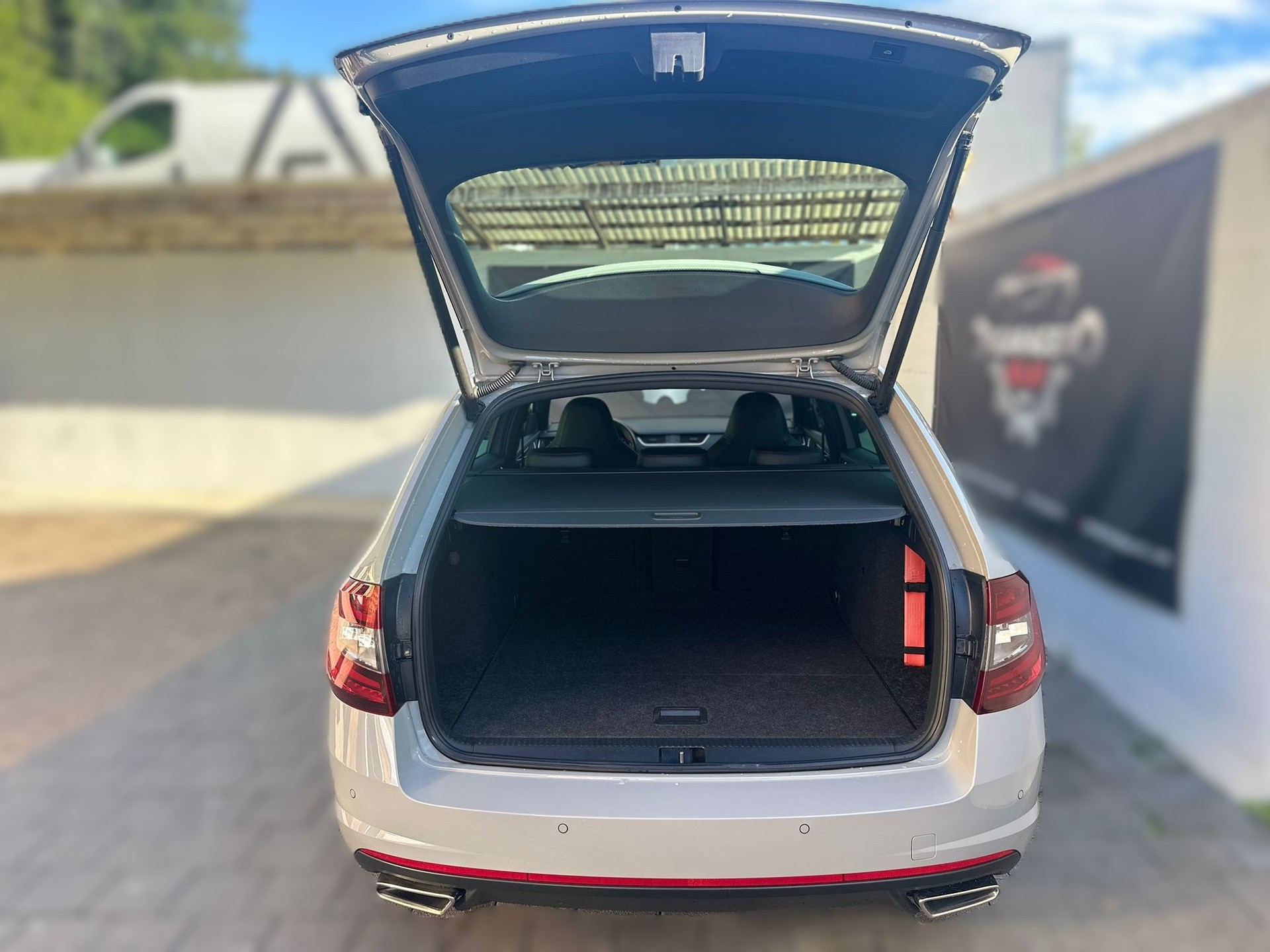 SKODA Octavia Combi 2.0 TDI RS 4x4 DSG-image-7