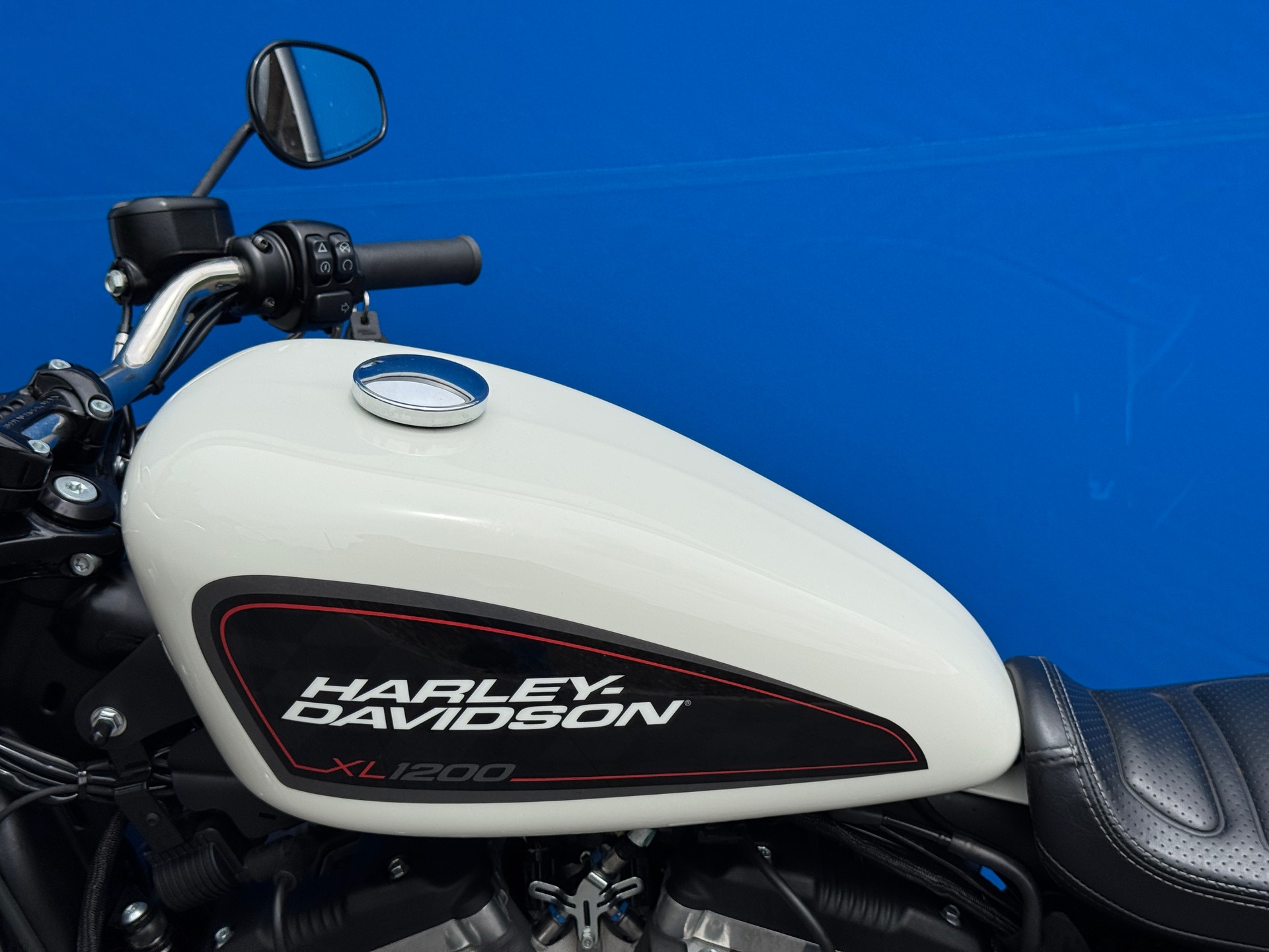 HARLEY-DAVIDSON XL 1200 CX Sportster Roadster ABS-image-8