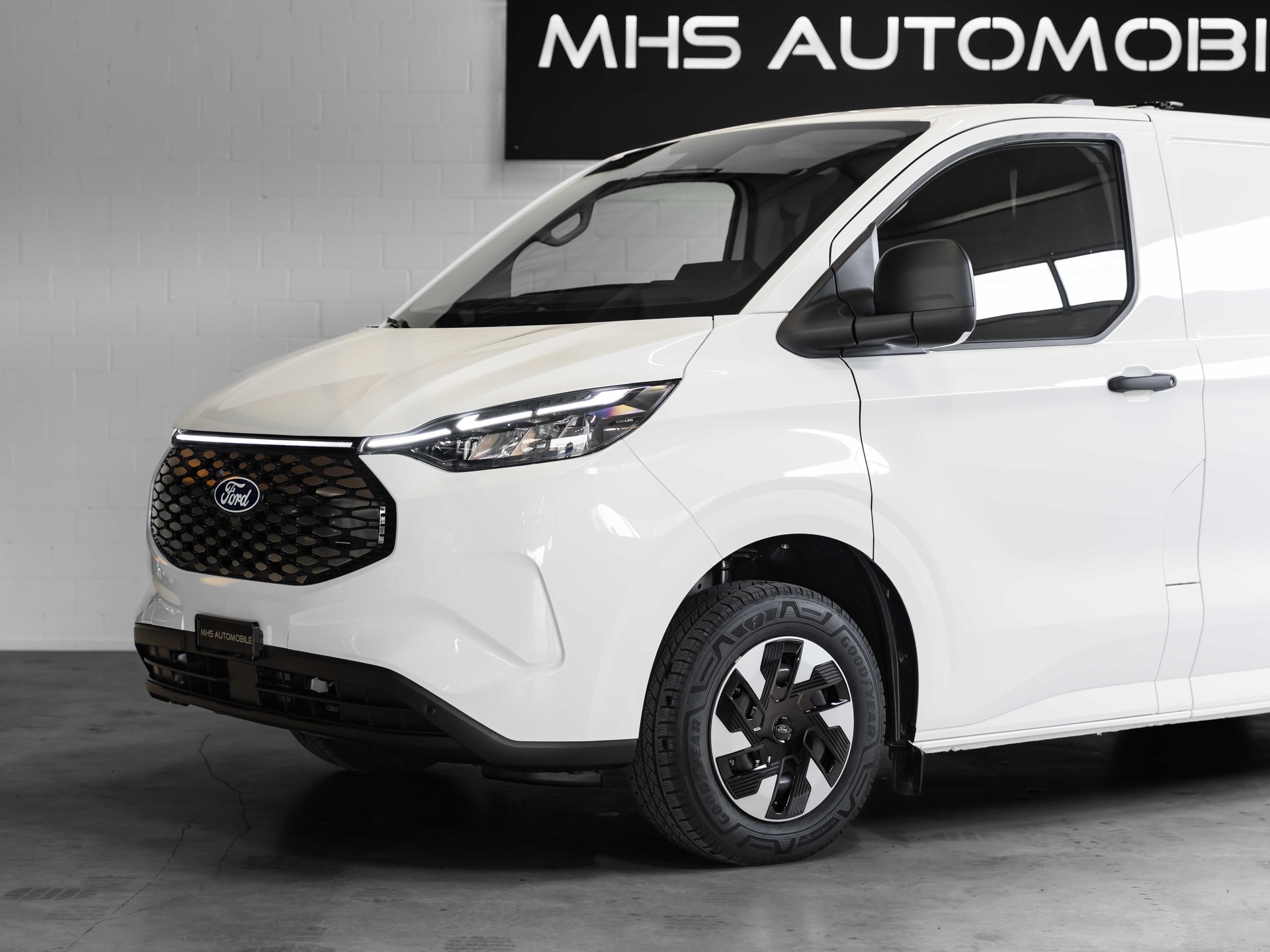FORD Transit Custom Van 340 L2H1 65kWh Trend 3500KG ANHÄNGELAST-image-9