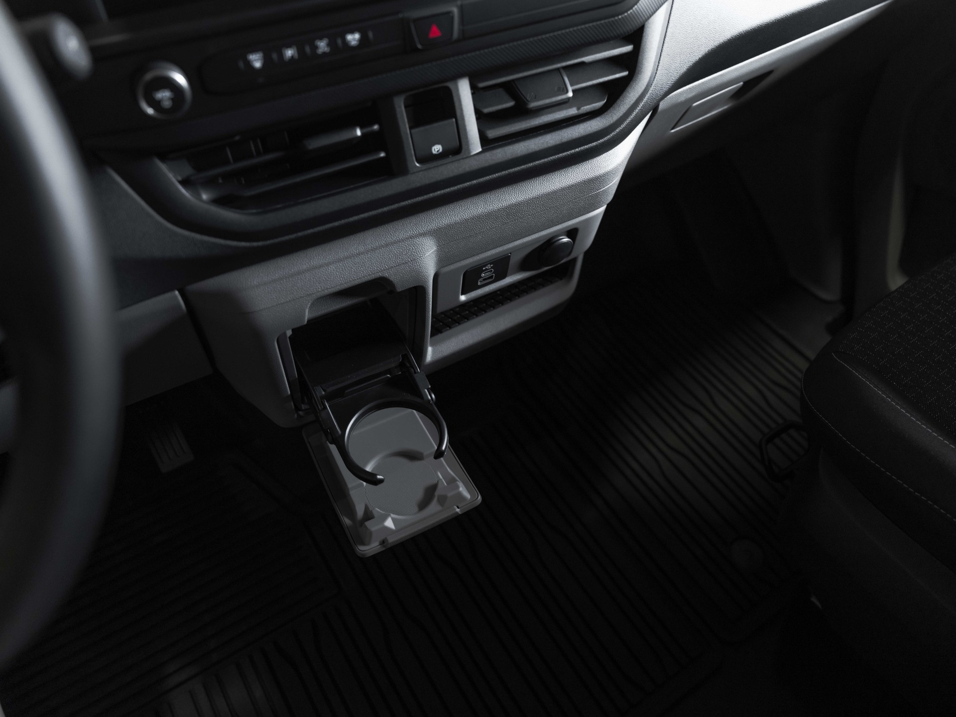 FORD Transit Custom Van 340 L2H1 65kWh Trend 3500KG ANHÄNGELAST-image-34
