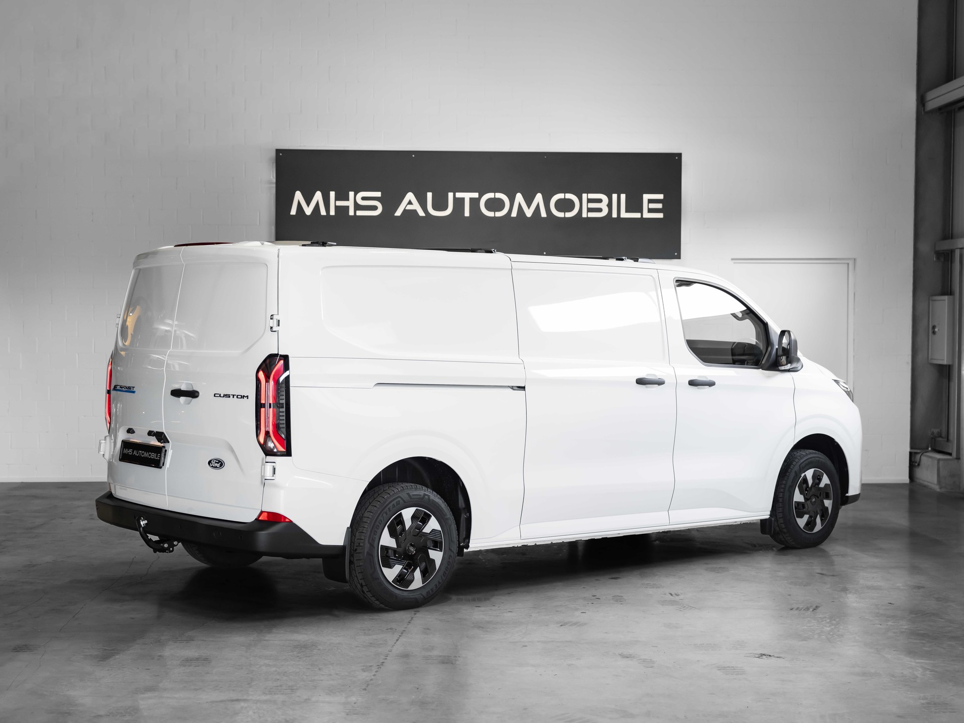 FORD Transit Custom Van 340 L2H1 65kWh Trend 3500KG ANHÄNGELAST-image-40